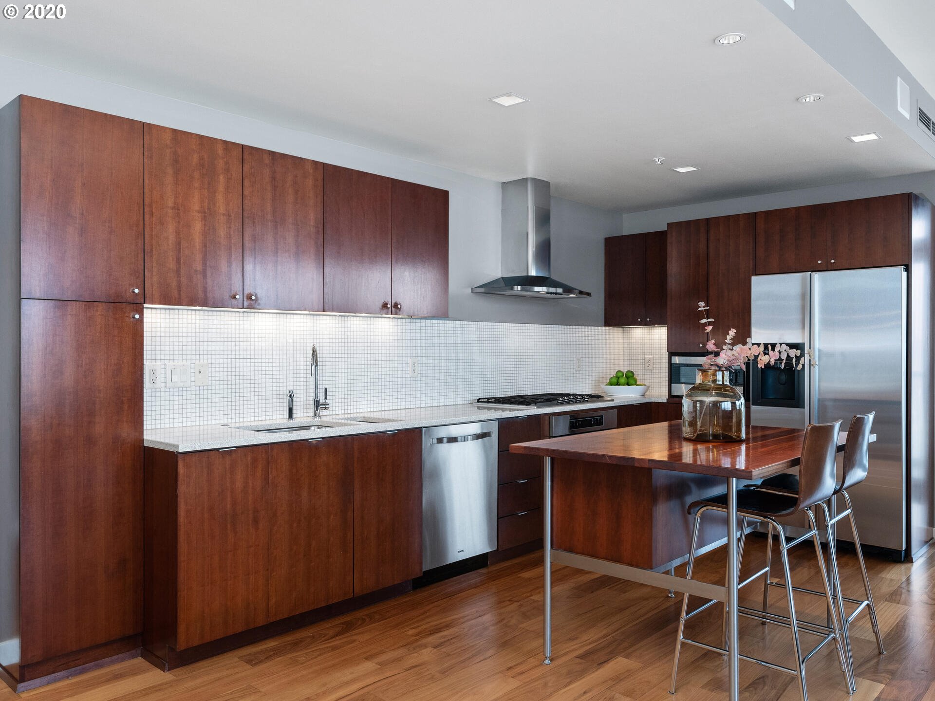 Photo #4: 20577104 Listing 