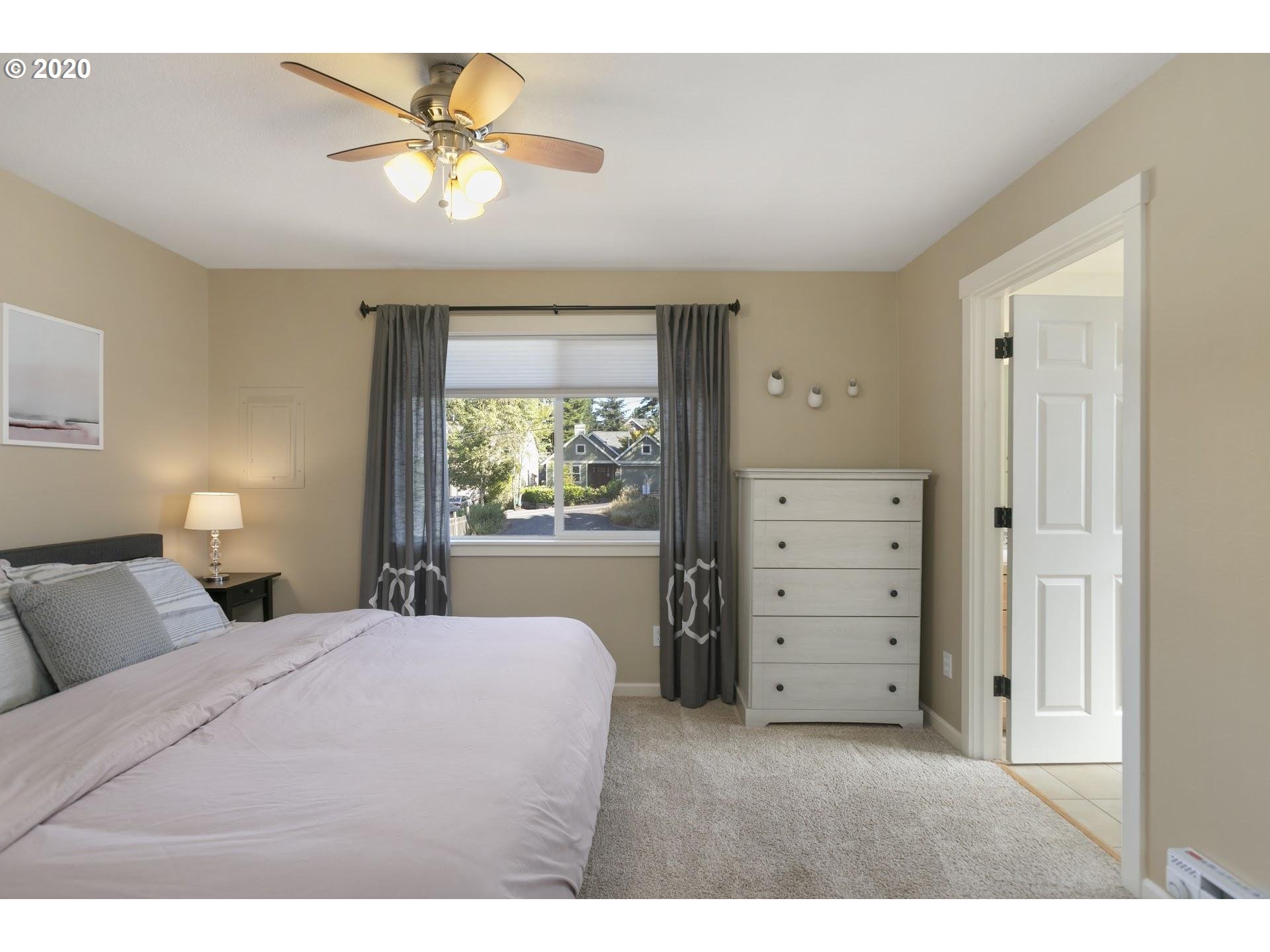 Photo #4: 20580299 Listing 