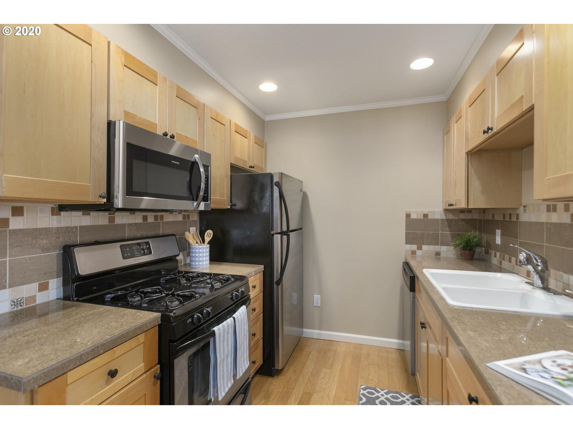 Photo #2: 20580299 Listing 
