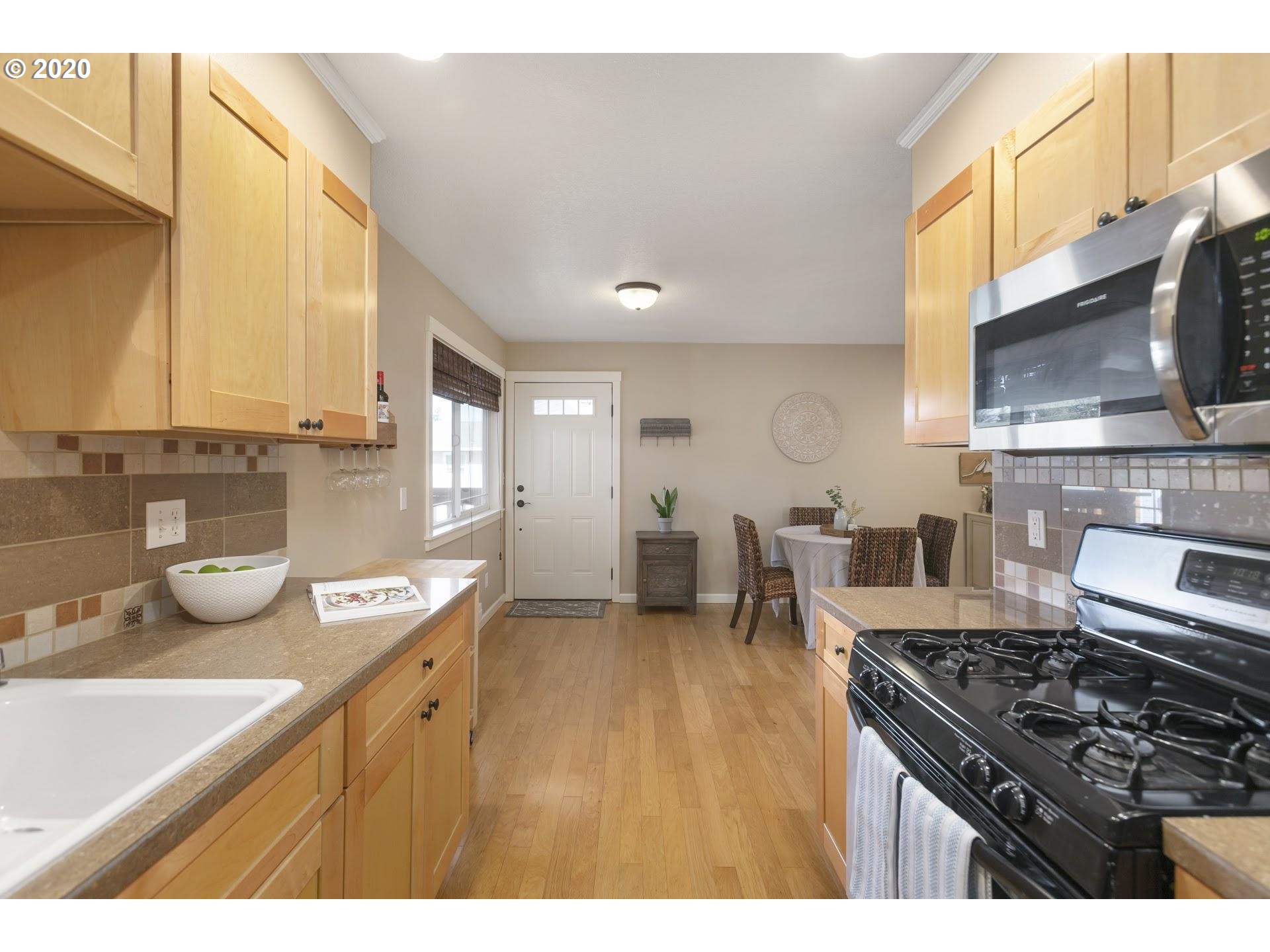 Photo #3: 20580299 Listing 
