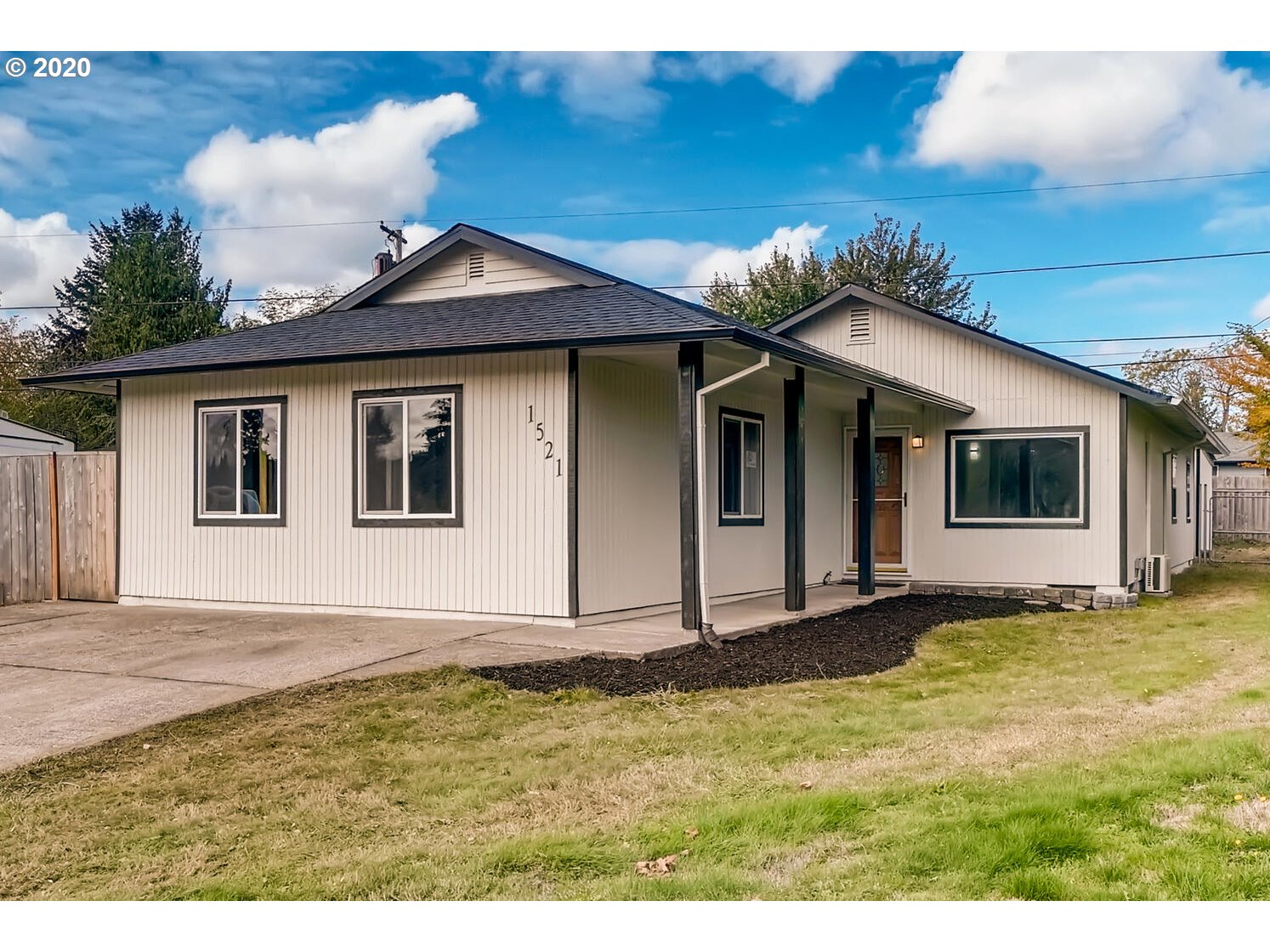 1521 SE 157TH AVE (1 of 29)