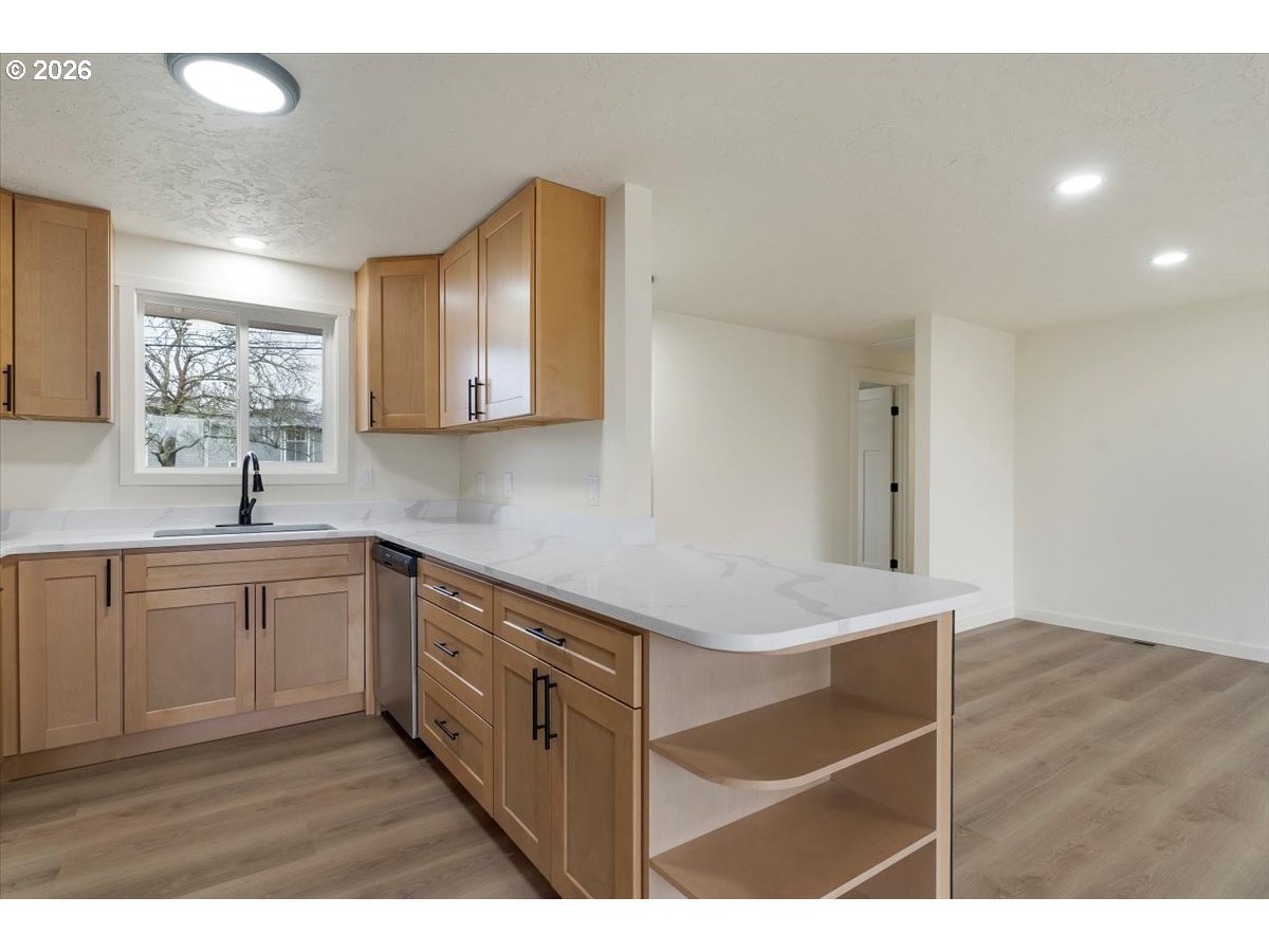 2440 S 2ND ST, Lebanon, OR, 97355