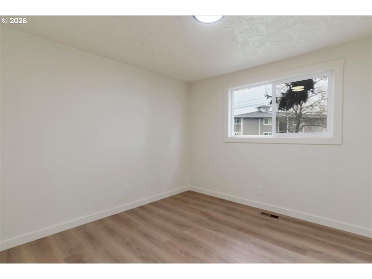 2440 S 2ND ST, Lebanon, OR, 97355