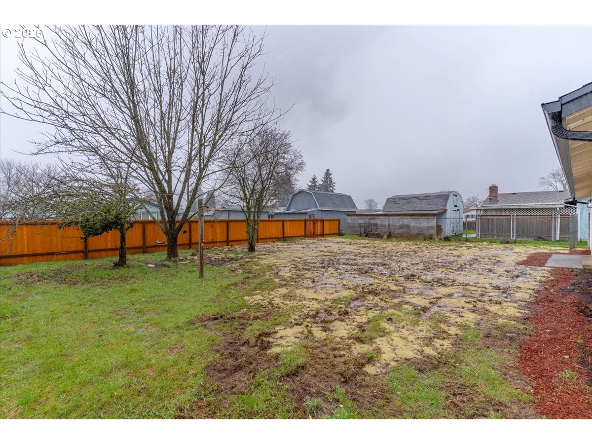 2440 S 2ND ST, Lebanon, OR, 97355