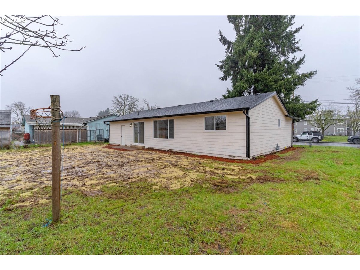2440 S 2ND ST, Lebanon, OR, 97355