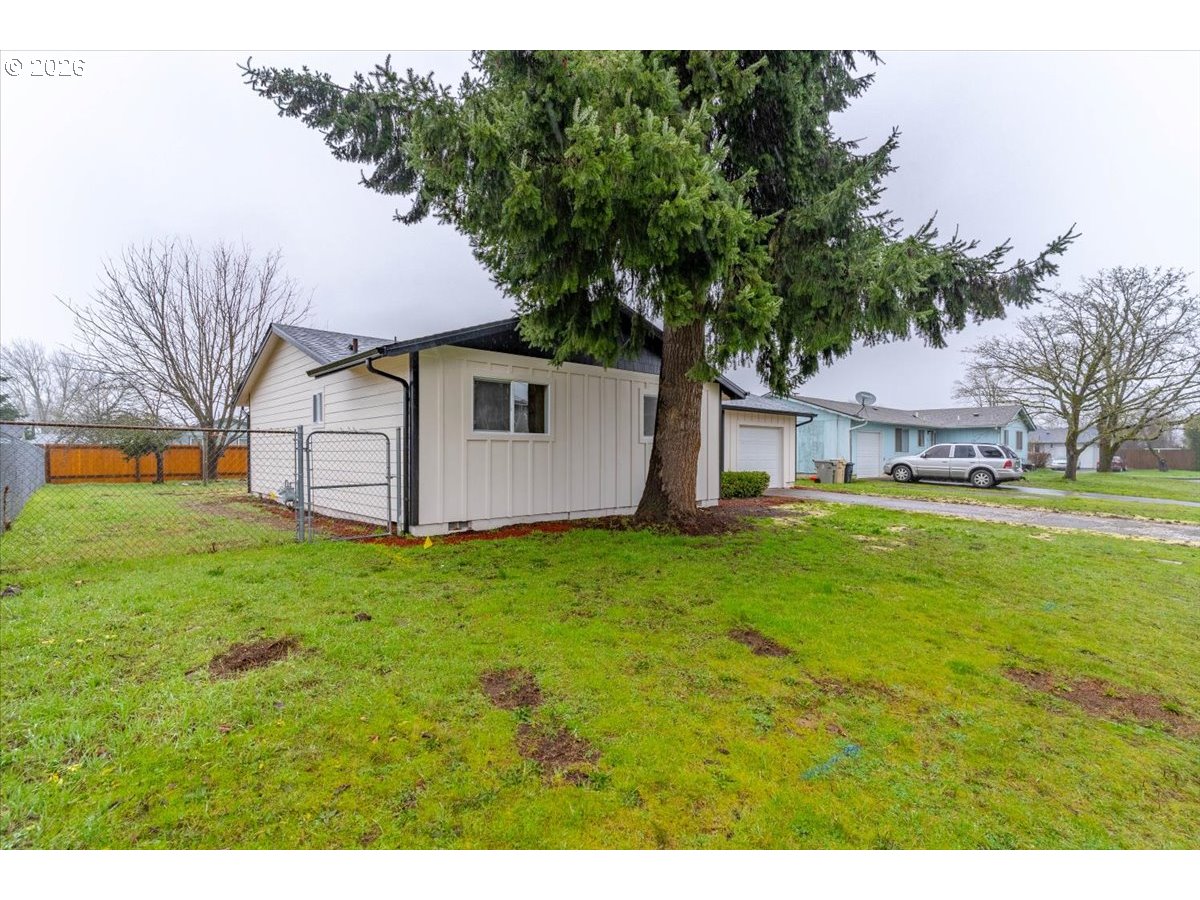 2440 S 2ND ST, Lebanon, OR, 97355