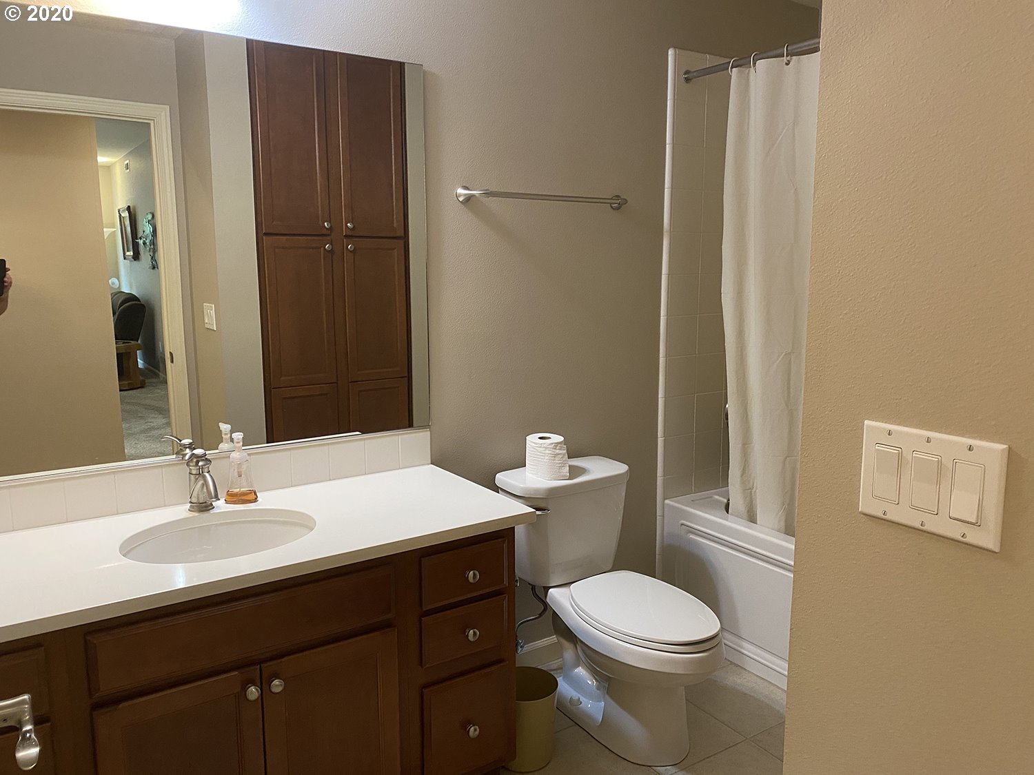 Photo #2: 20590062 Listing 
