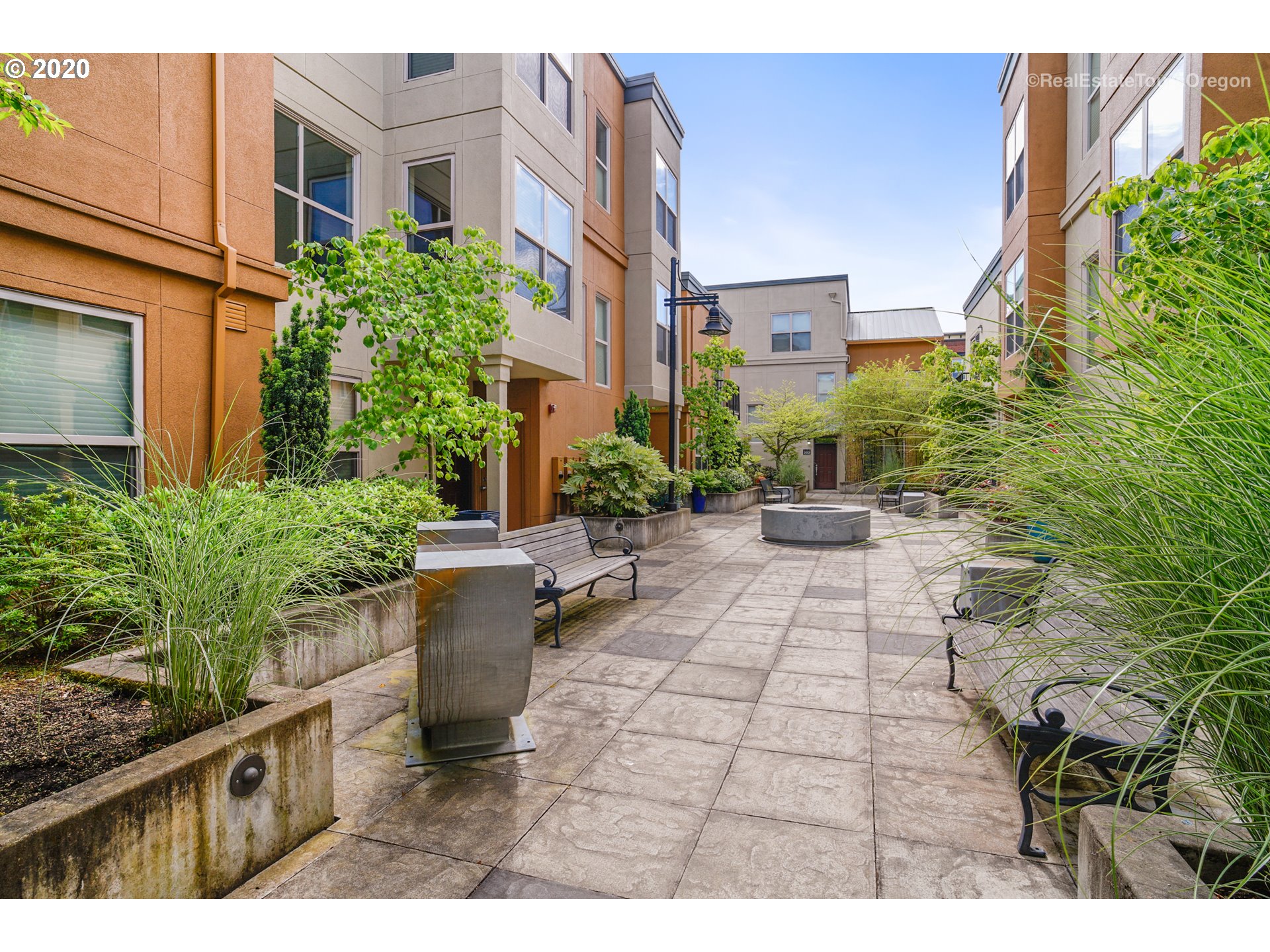 Photo #3: 20590353 Listing 