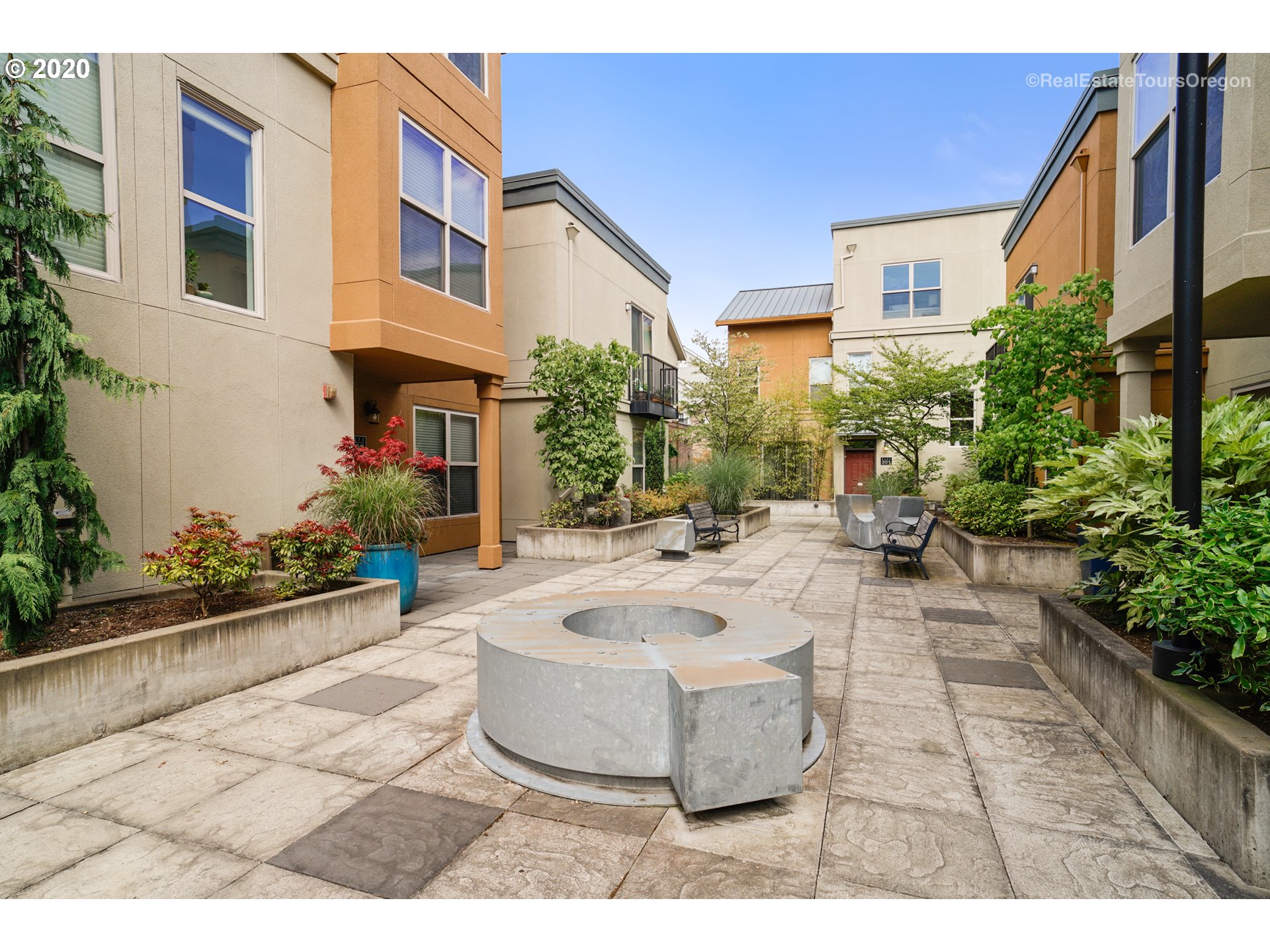 Photo #4: 20590353 Listing 