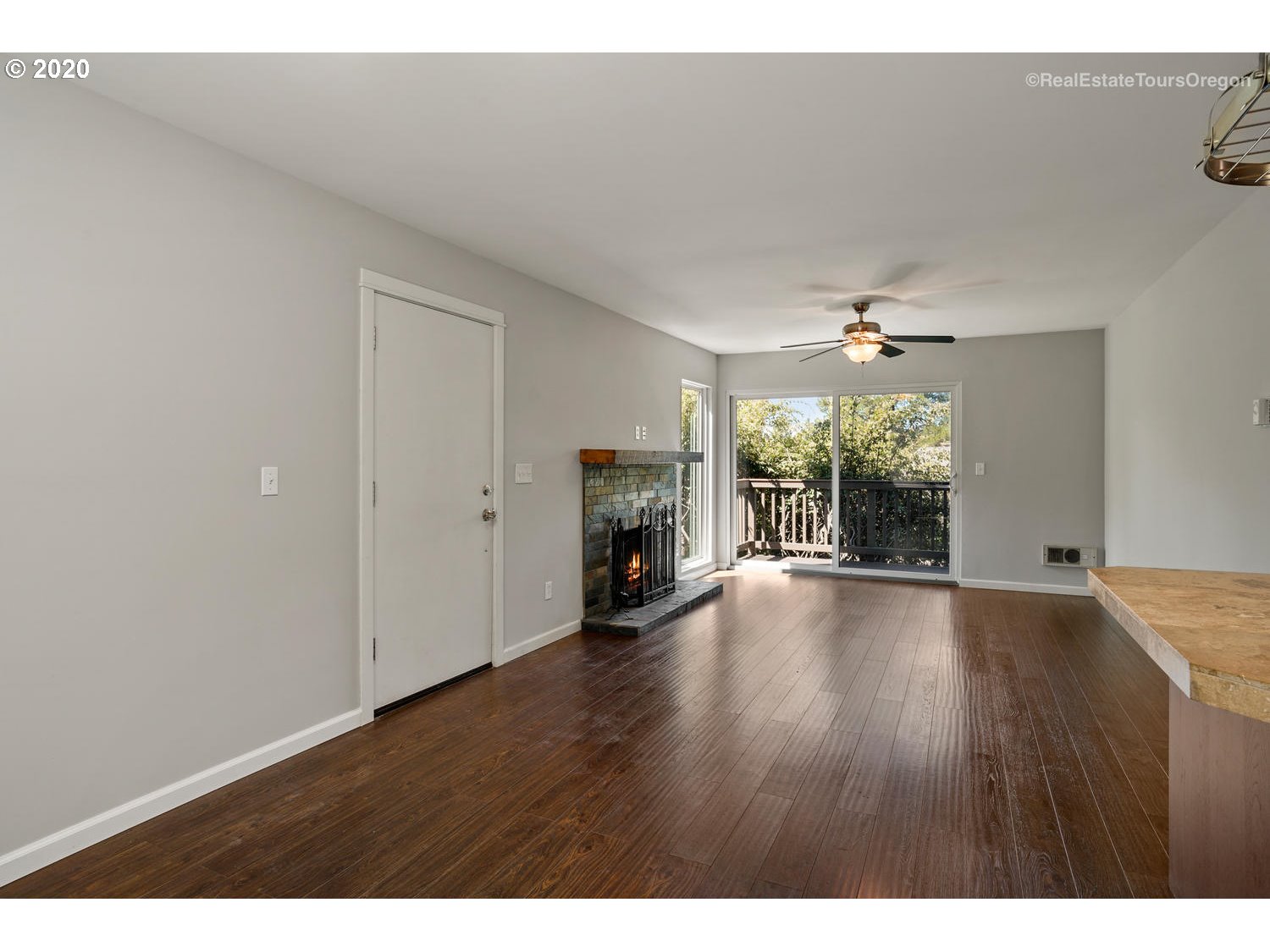 Photo #5: 20592513 Listing 