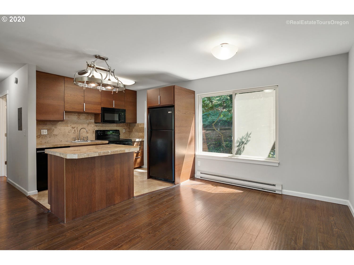 Photo #6: 20592513 Listing 