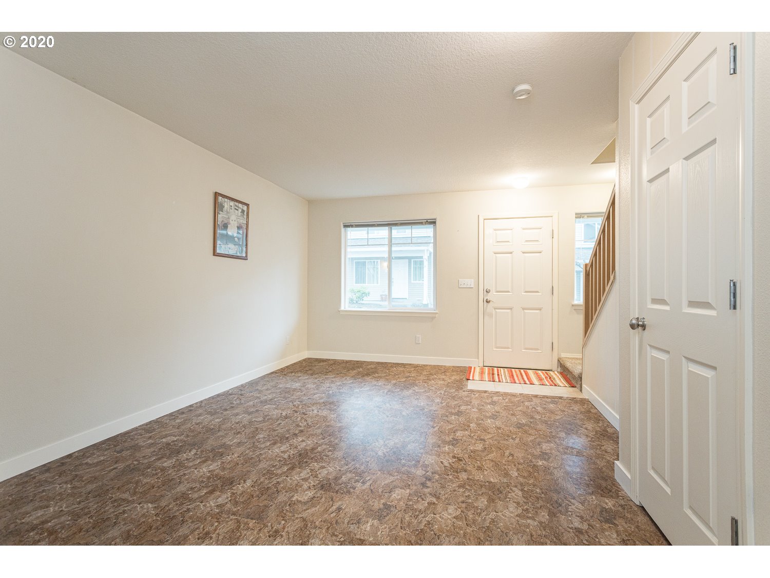 More Details about MLS # 20595792 : 10637 NE FREMONT ST 1