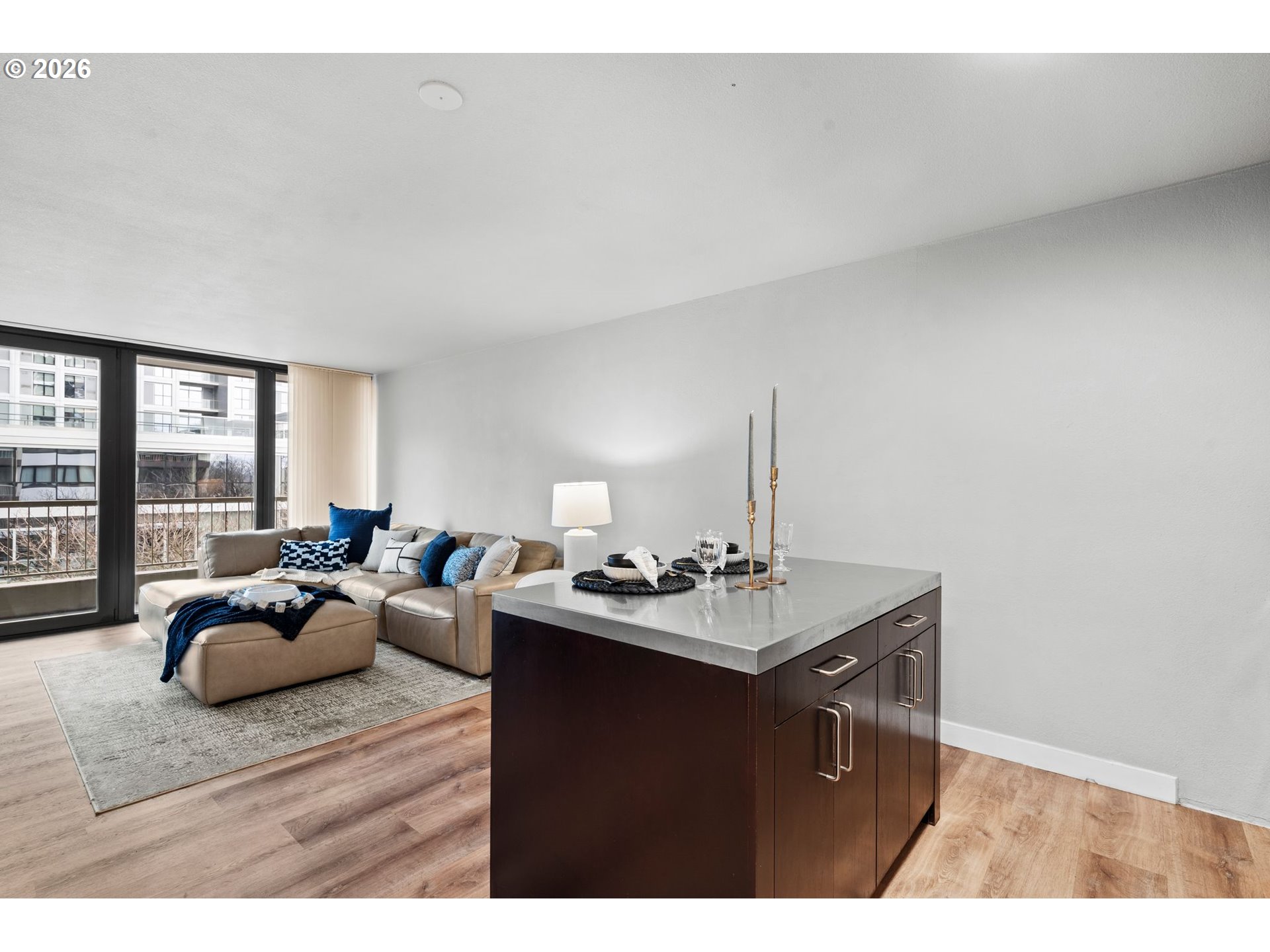 Photo #6: 205980598 Listing: Photo #6