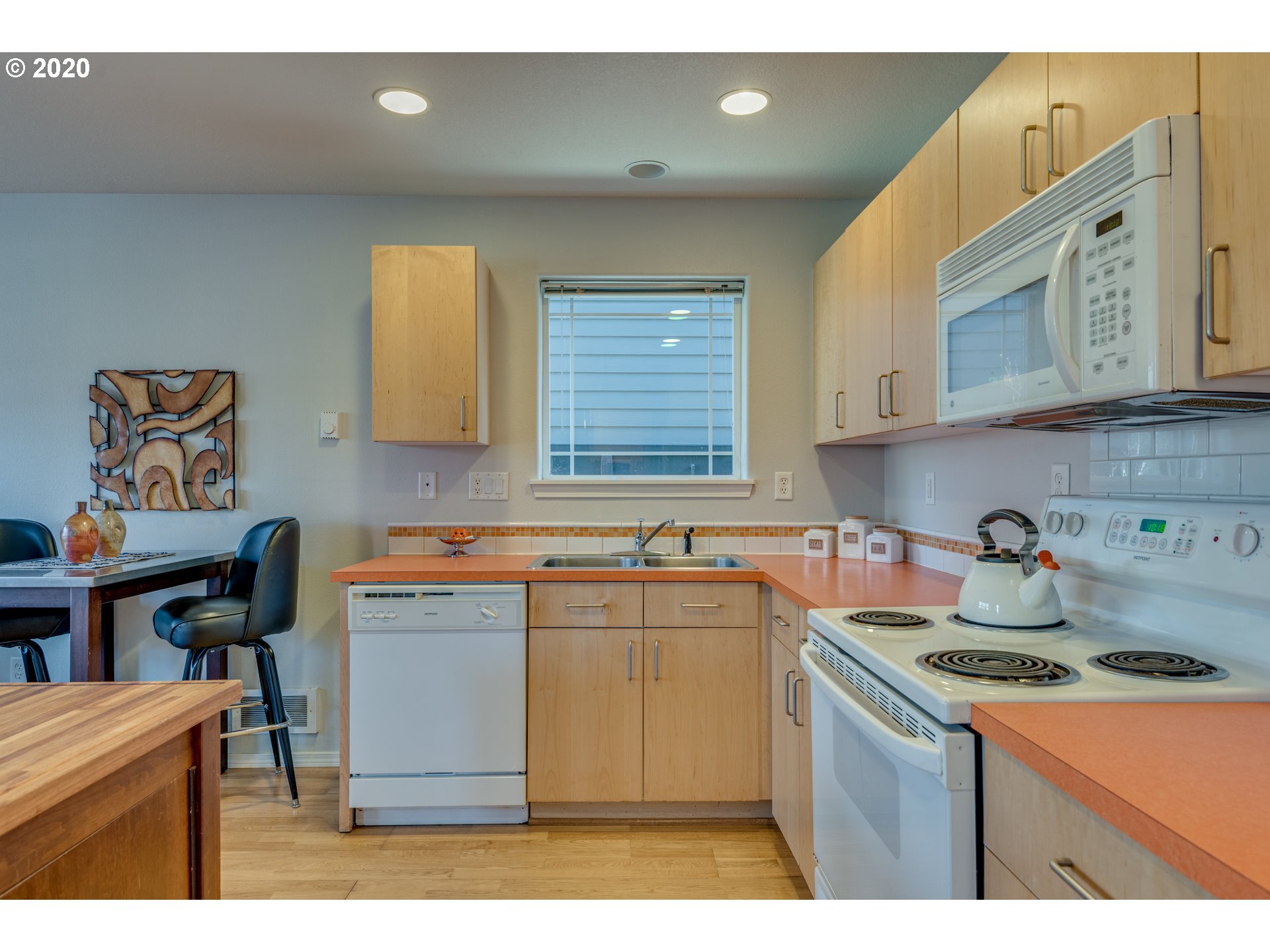 Photo #6: 20599579 Listing 