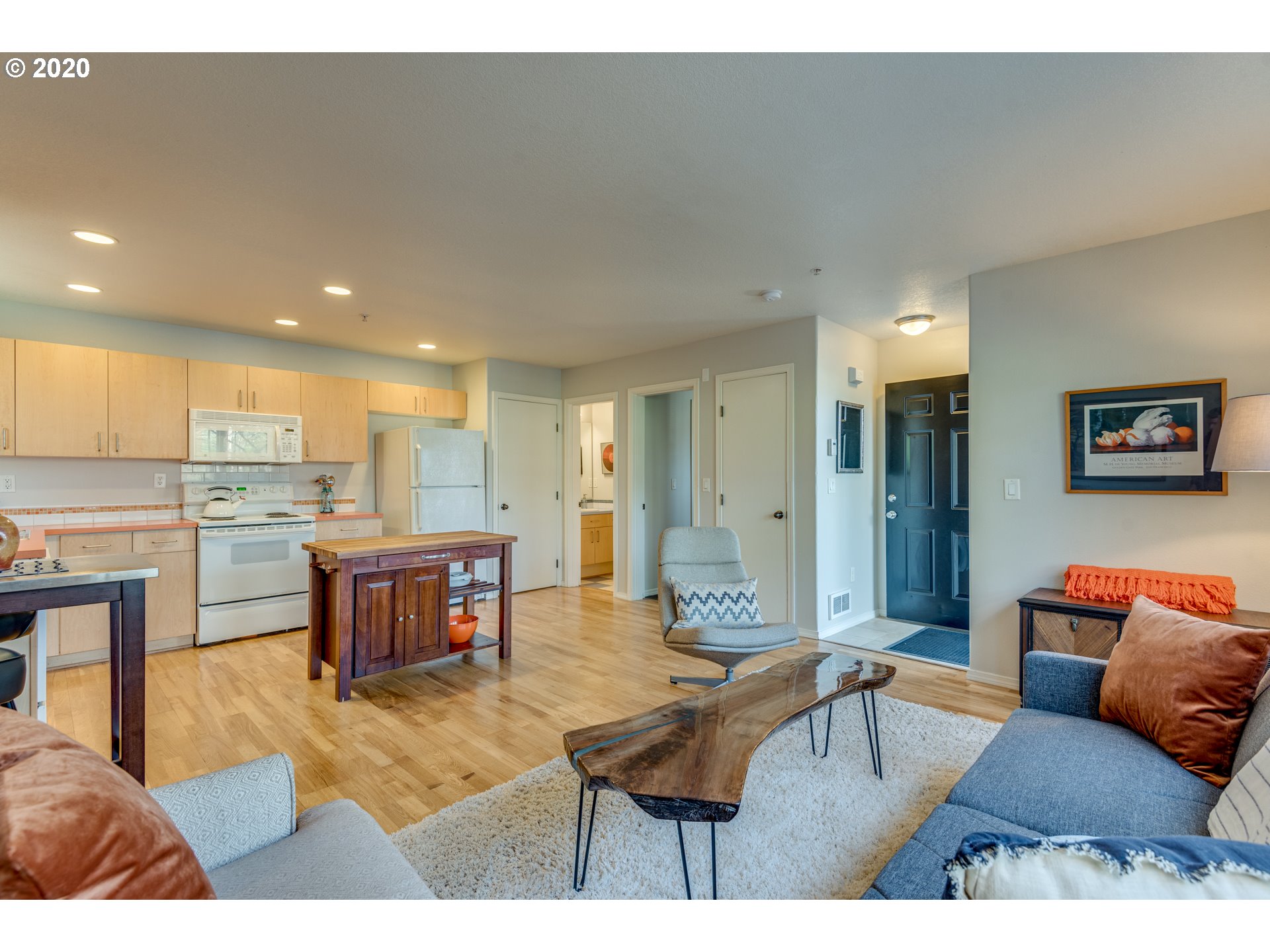 Photo #2: 20599579 Listing 