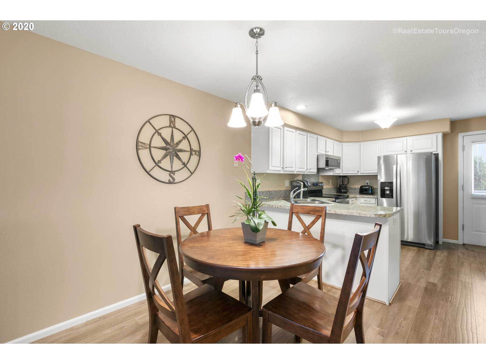 Photo #6: 20599732 Listing 