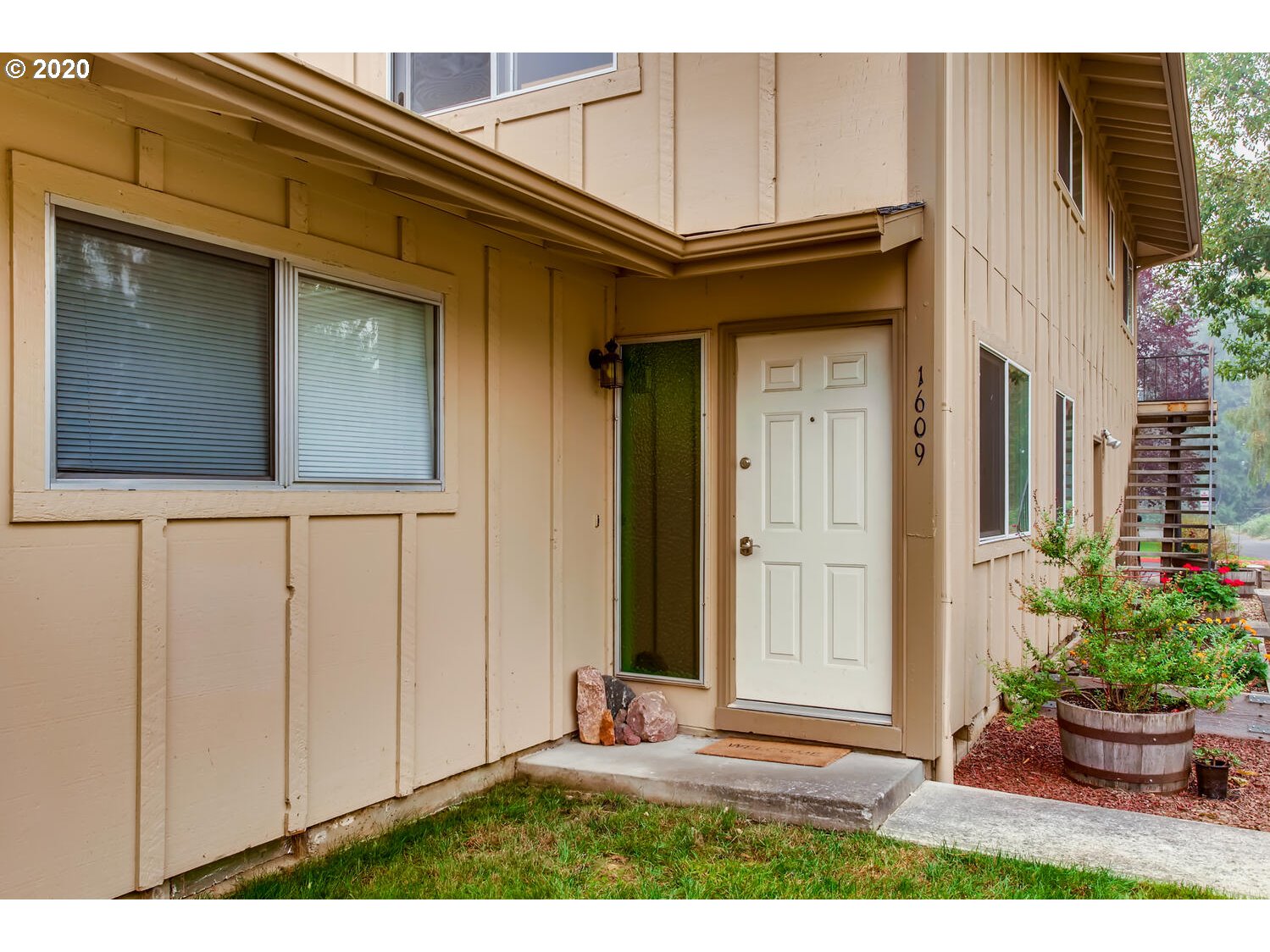 Photo #2: 20604564 Listing 