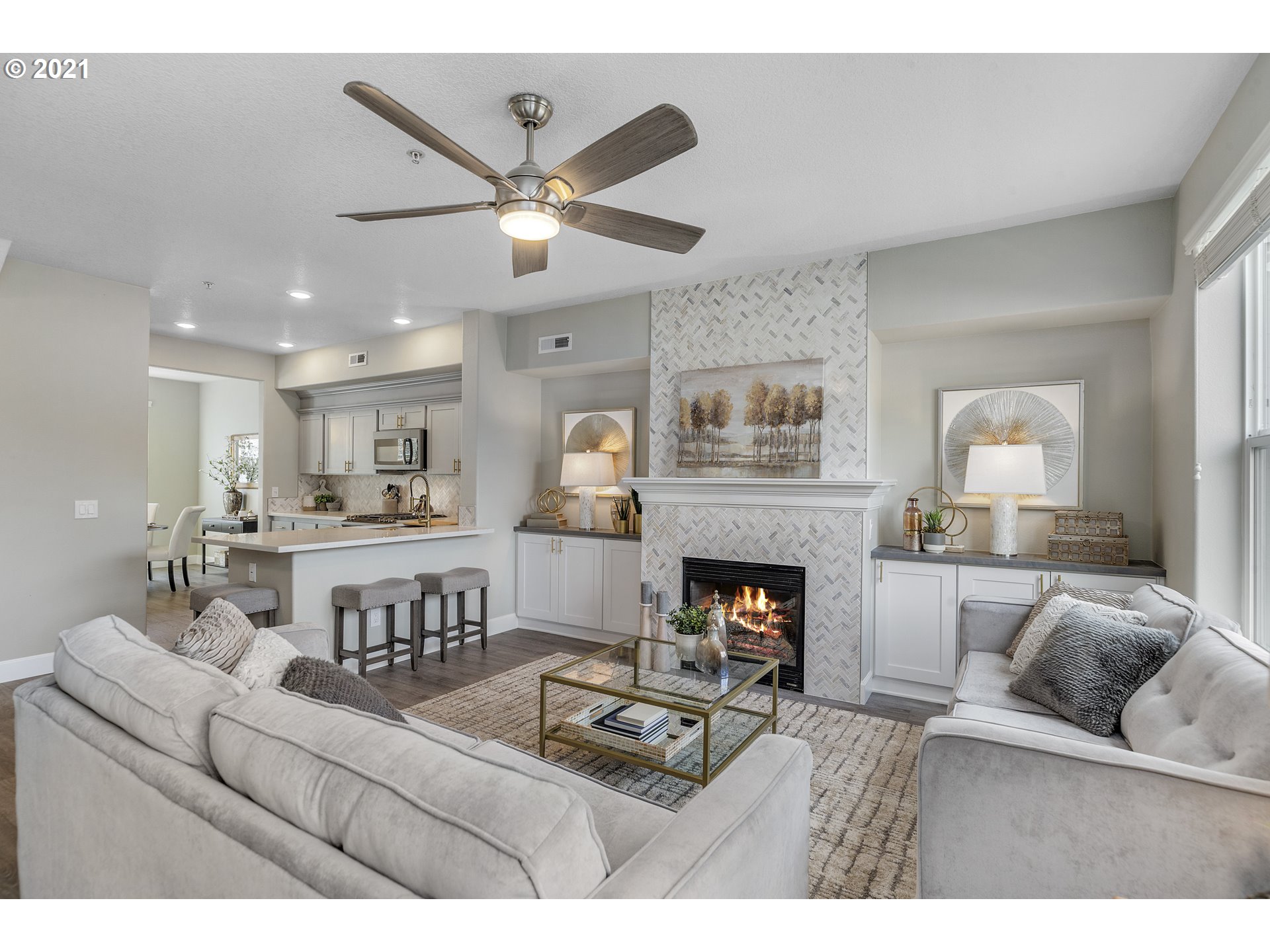 Photo #2: 20606764 Listing 