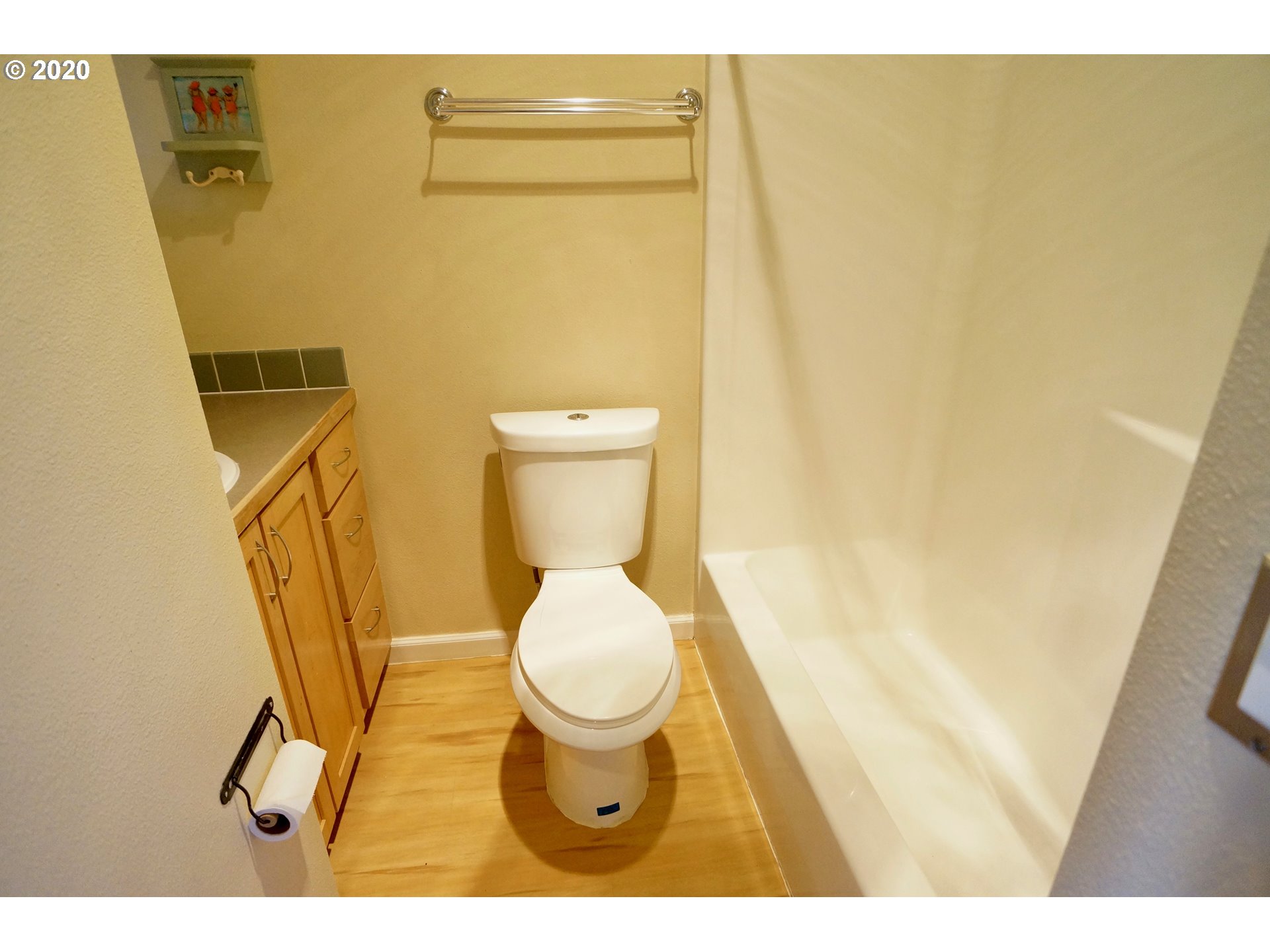 Photo #2: 20608944 Listing 
