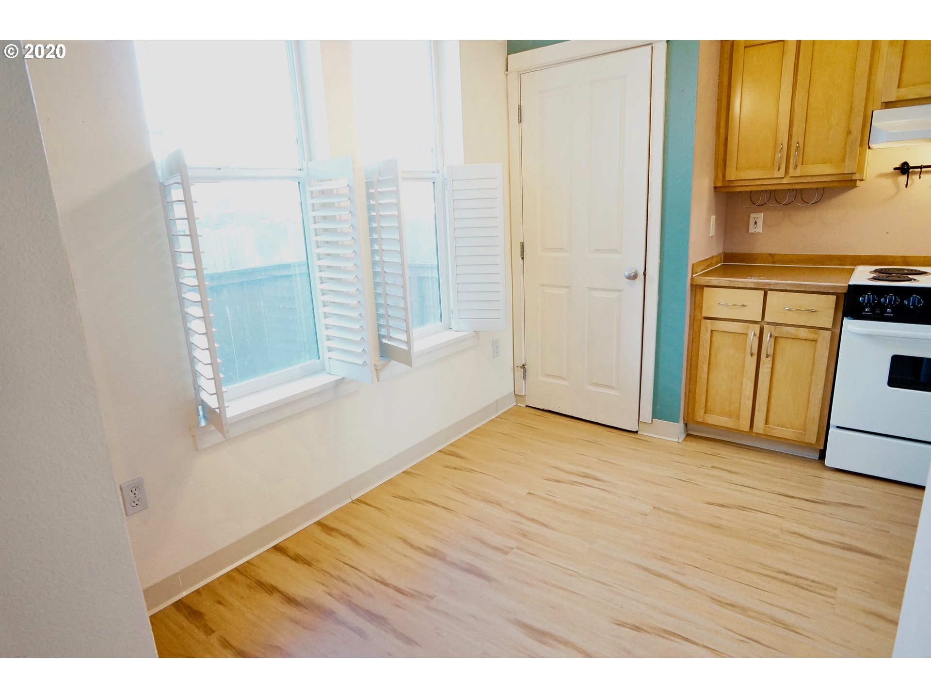 Photo #5: 20608944 Listing 