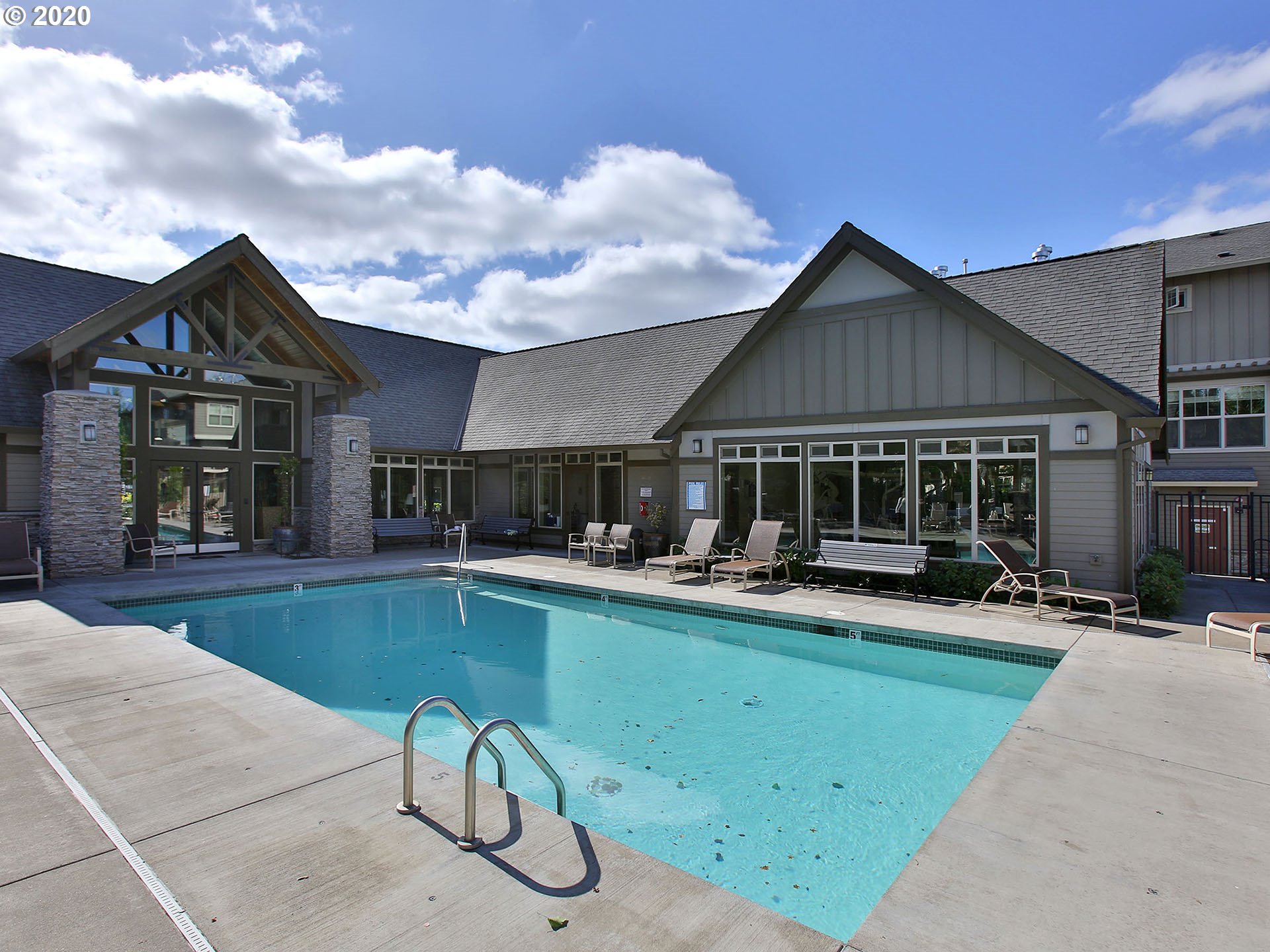 Photo #3: 20609563 Listing 