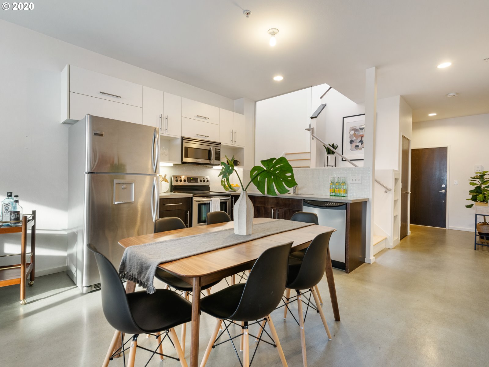 Photo #3: 20611247 Listing 