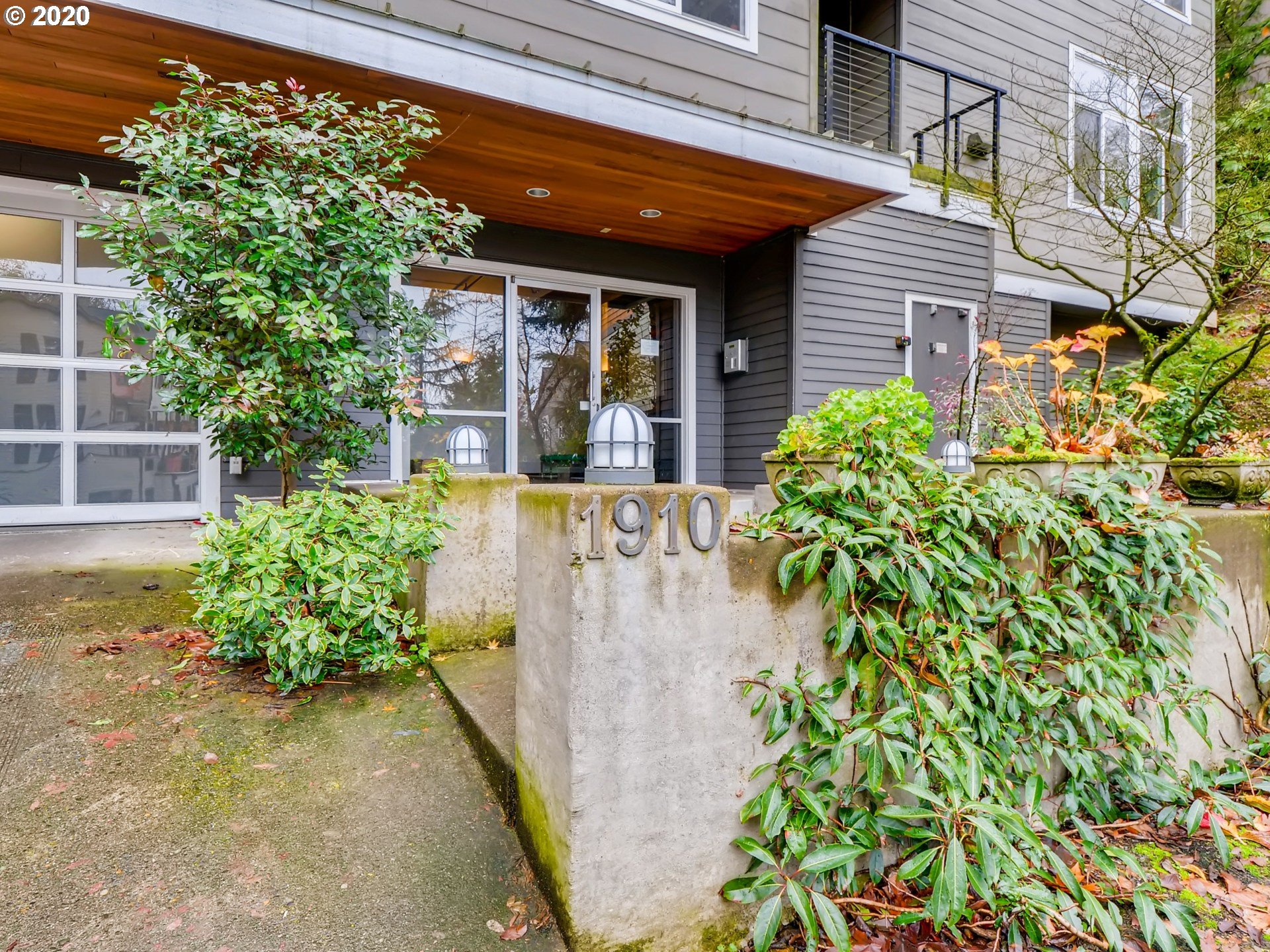 Photo #4: 20611425 Listing 