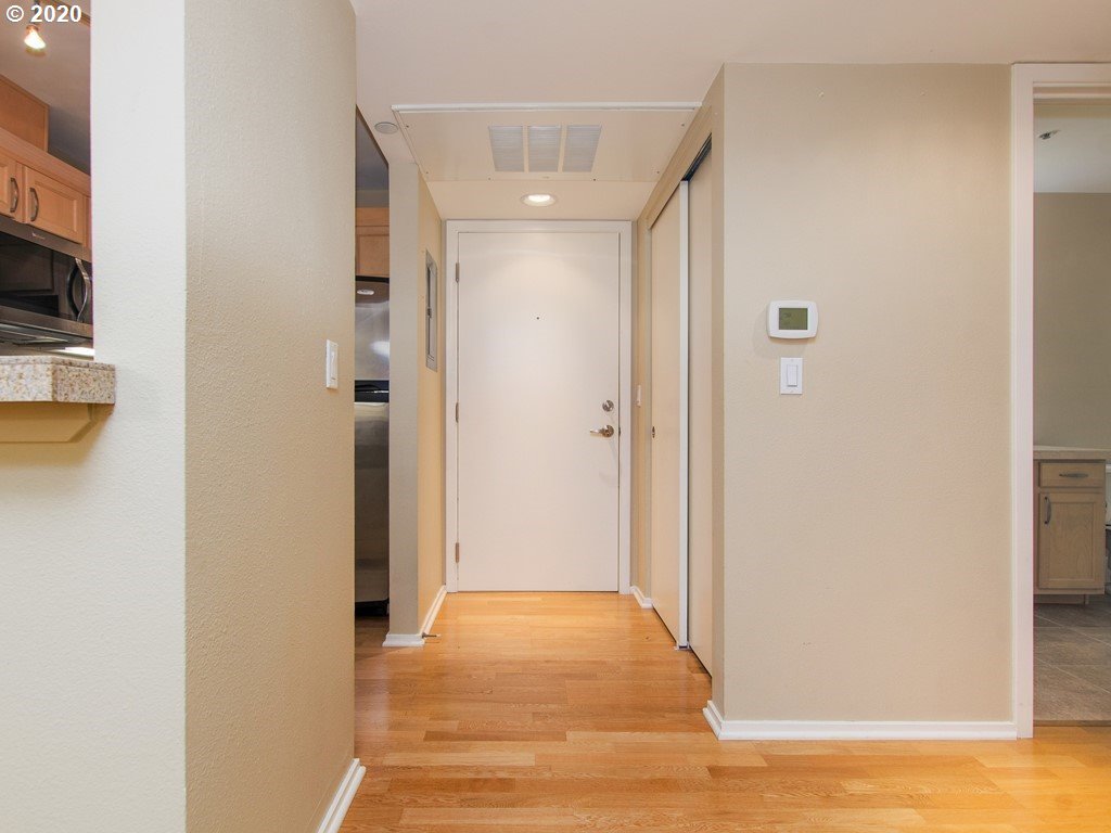 Photo #3: 20614491 Listing 