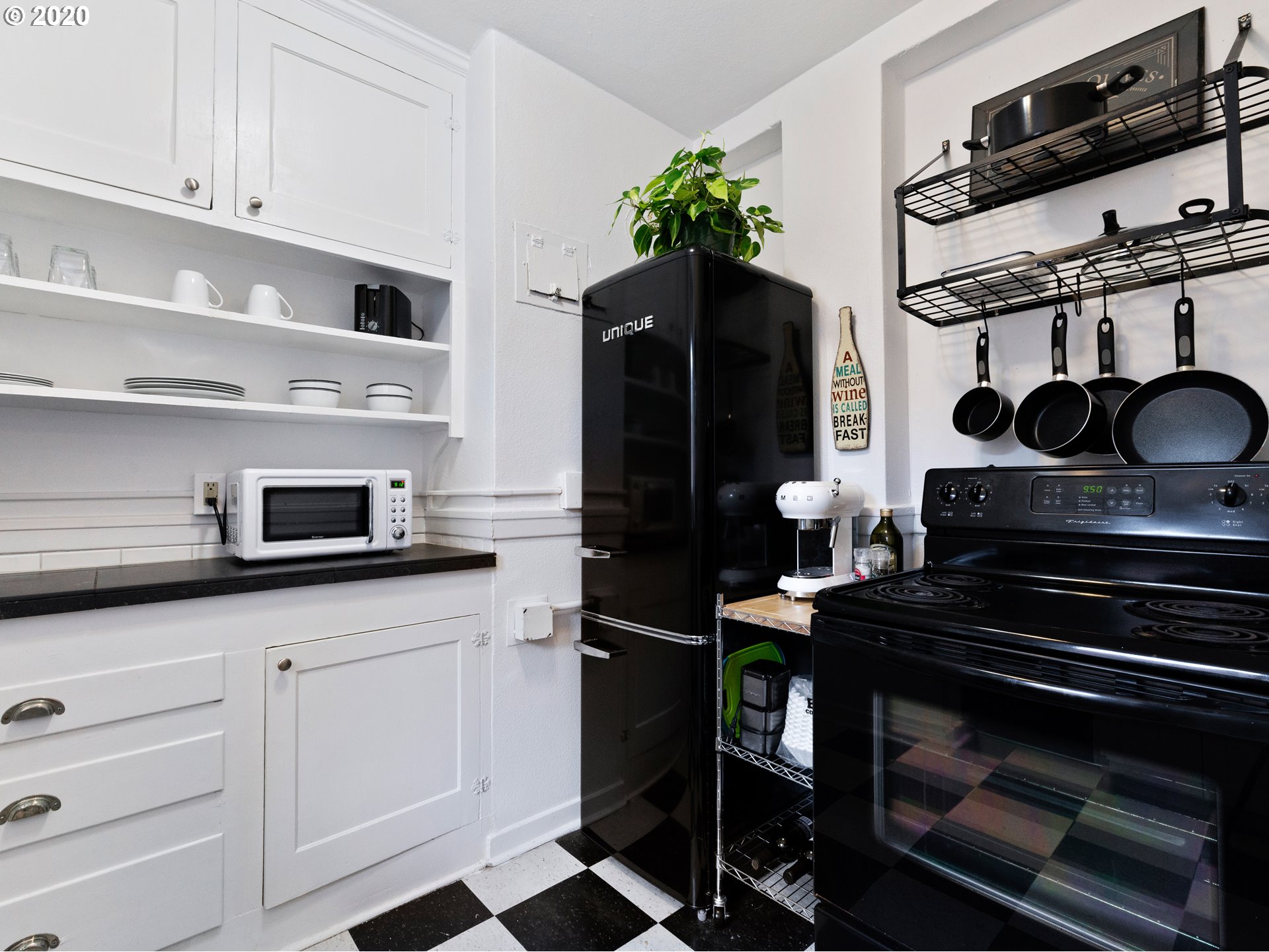 Photo #2: 20615772 Listing 