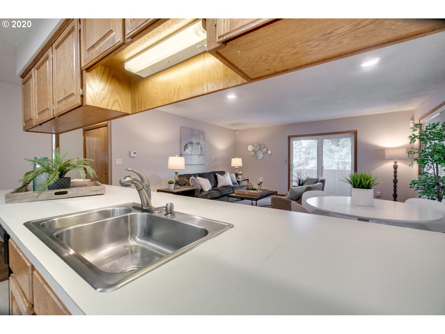 Photo #6: 20616405 Listing 