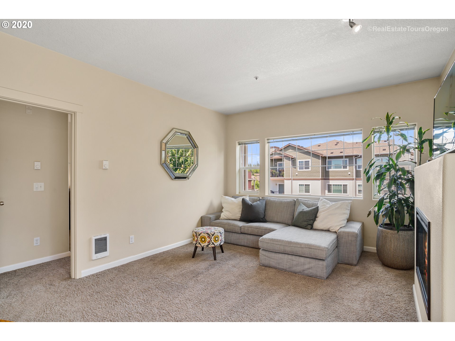 Photo #6: 20622245 Listing 