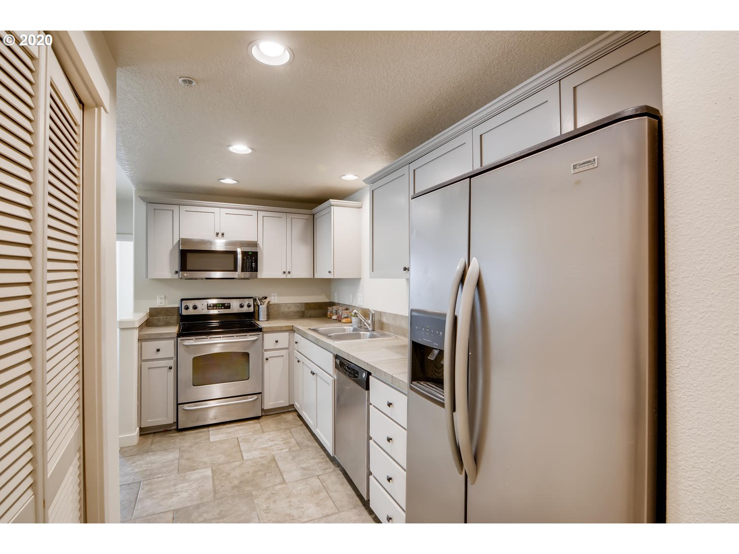 Photo #3: 20622871 Listing 