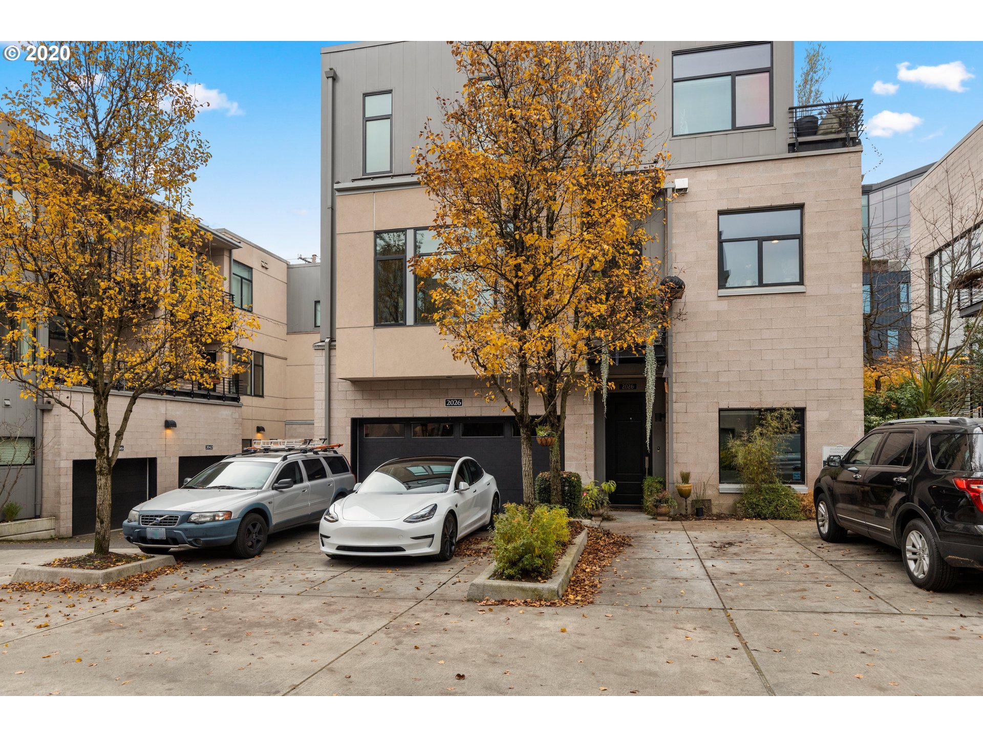 Photo #2: 20623275 Listing 