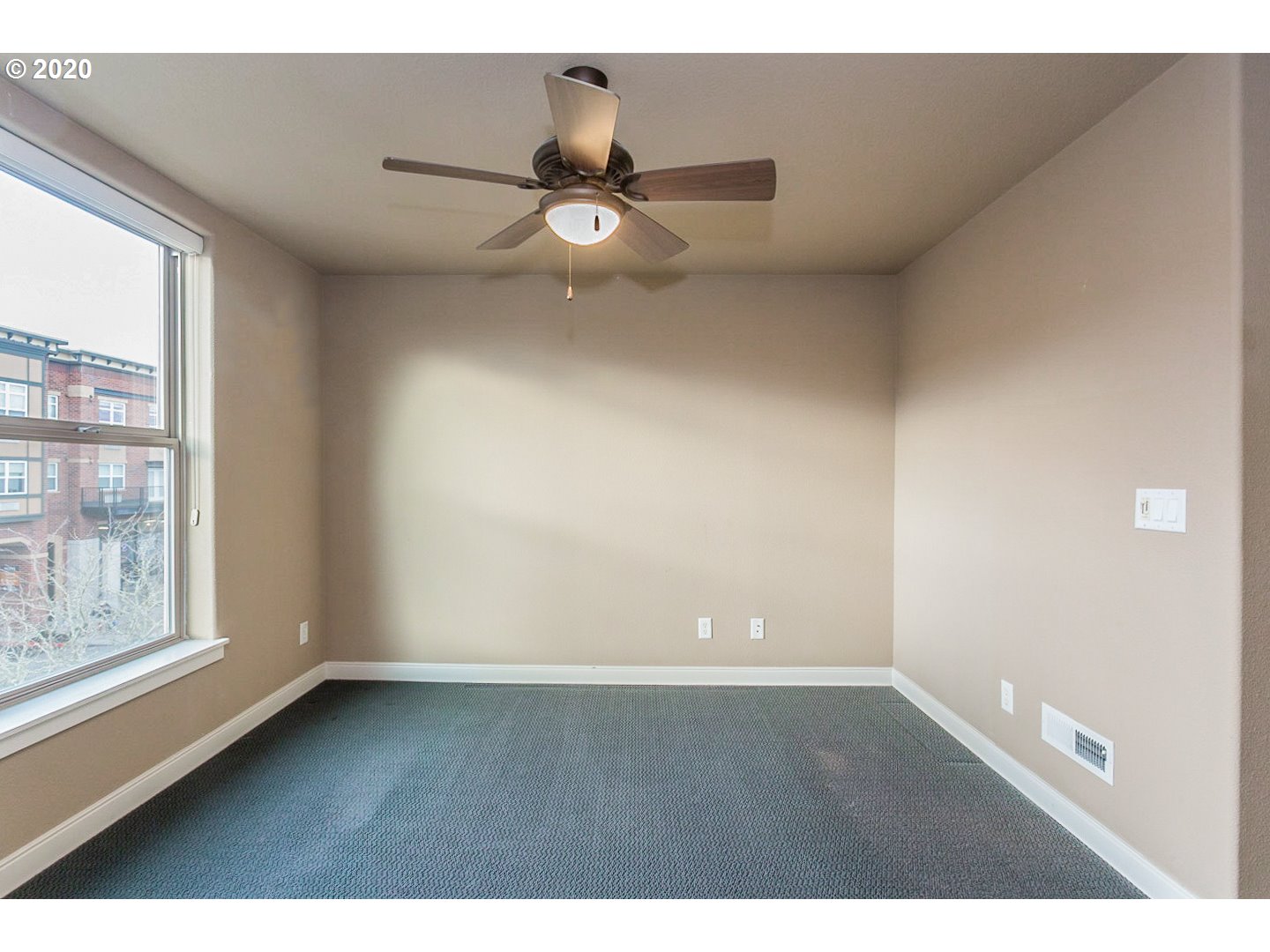Photo #4: 20623946 Listing 