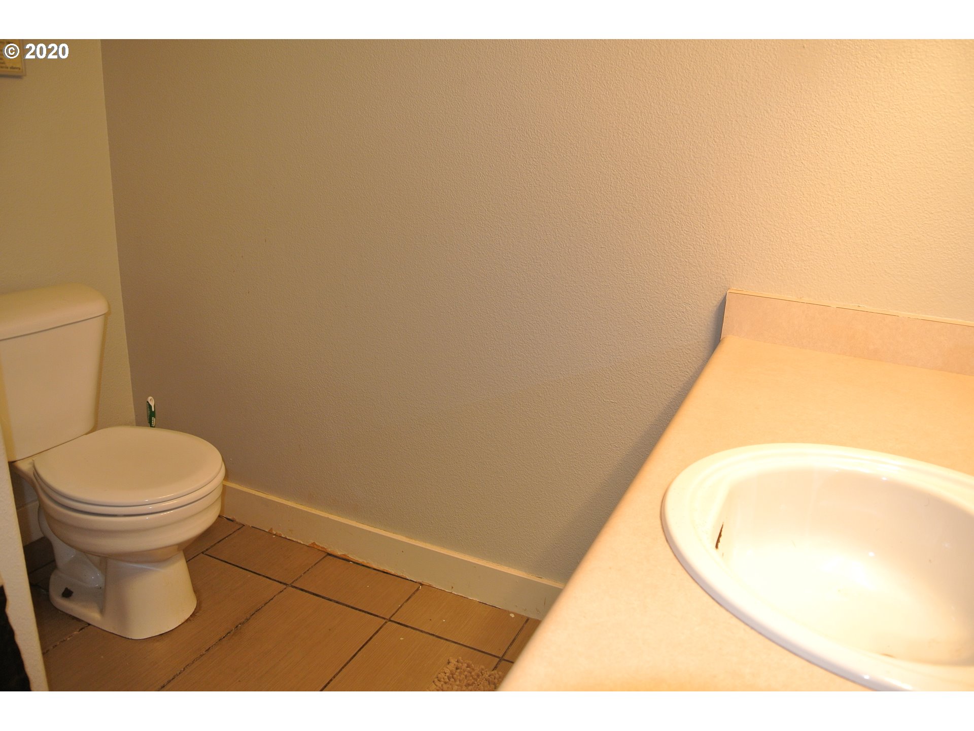Photo #4: 20628857 Listing 