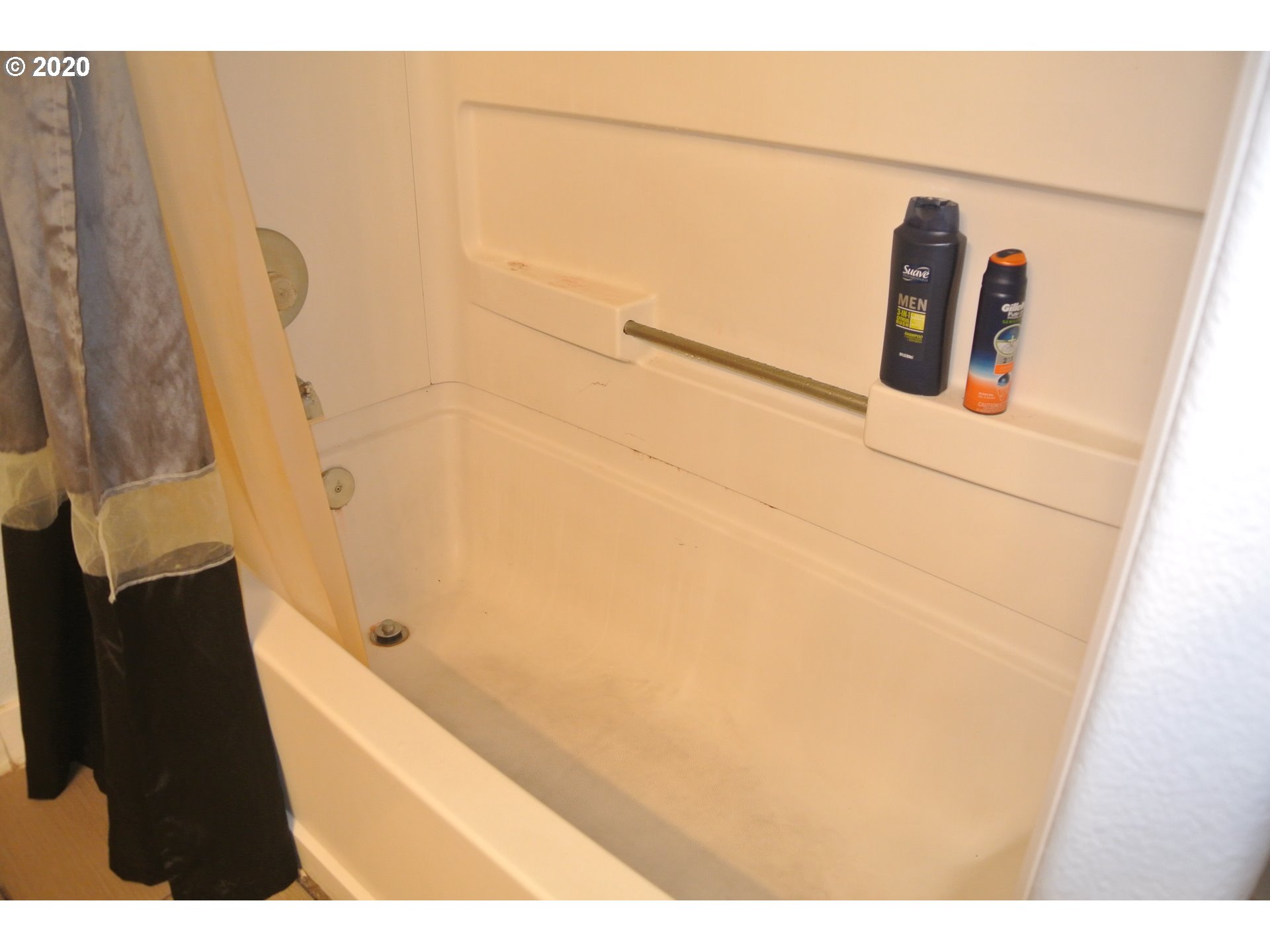 Photo #5: 20628857 Listing 