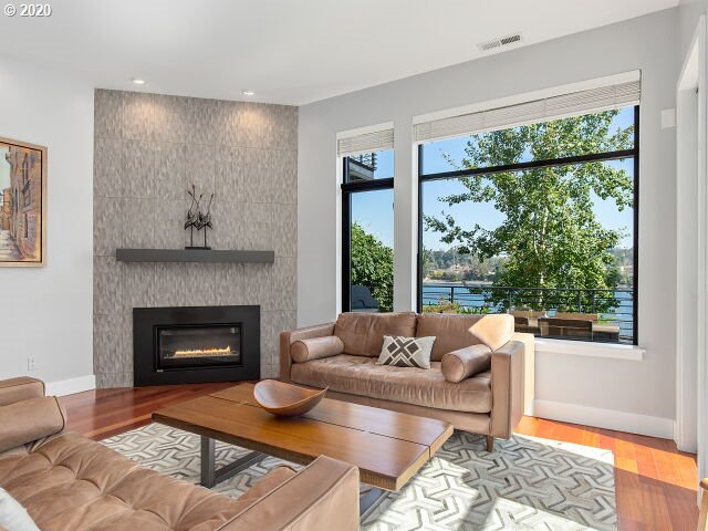 Photo #5: 20629163 Listing 