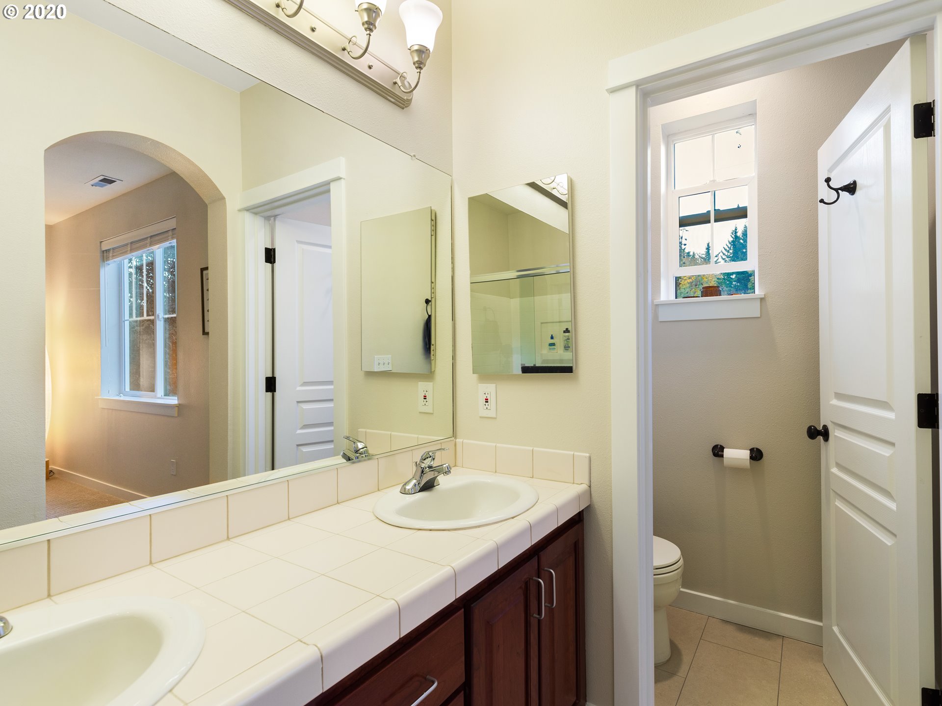 Photo #6: 20630766 Listing 