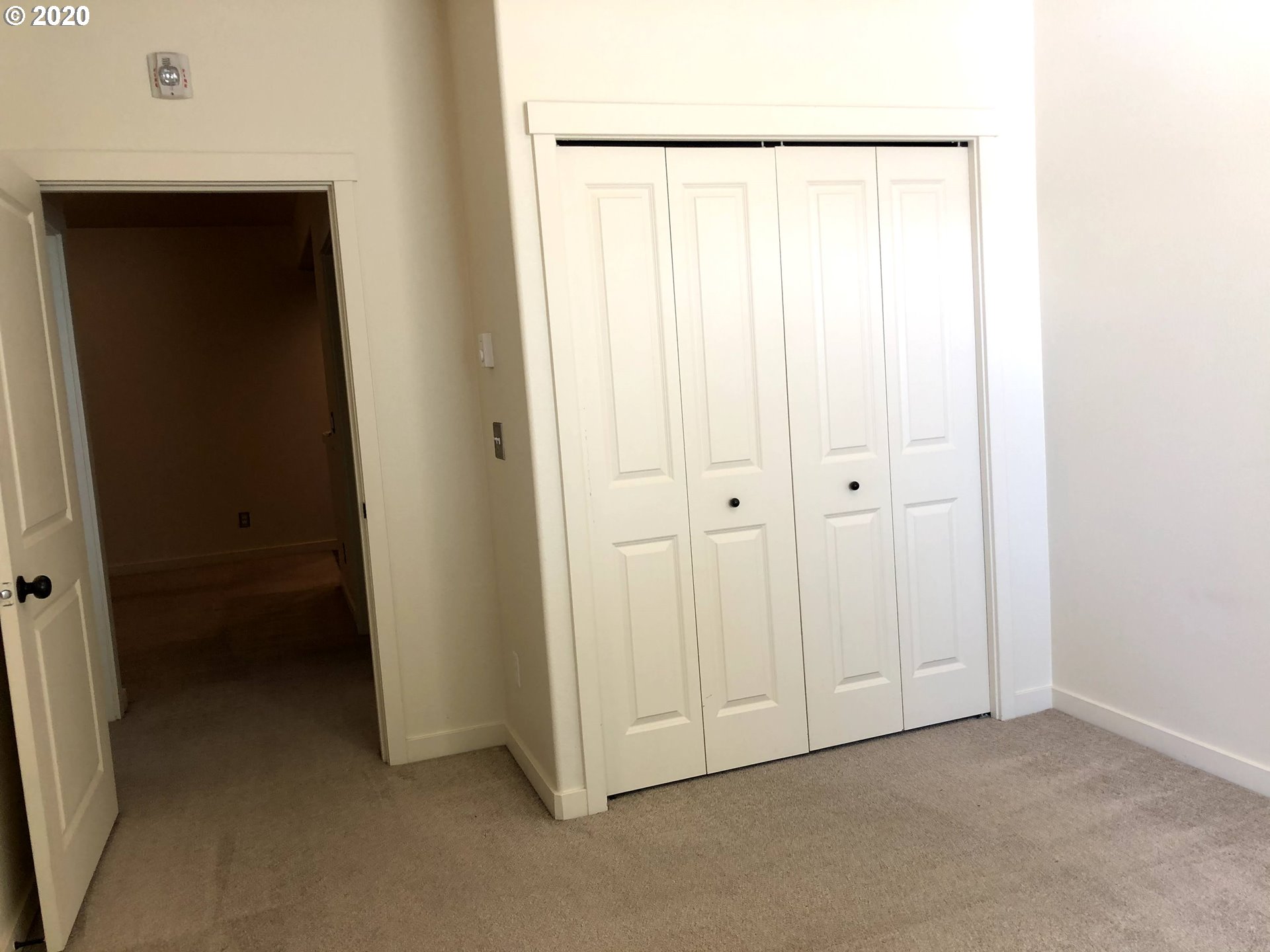 Photo #2: 20631116 Listing 