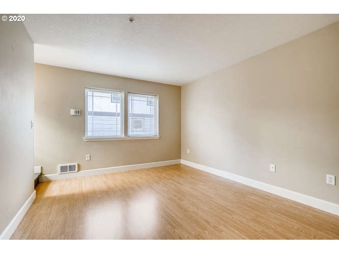 Photo #4: 20631908 Listing 