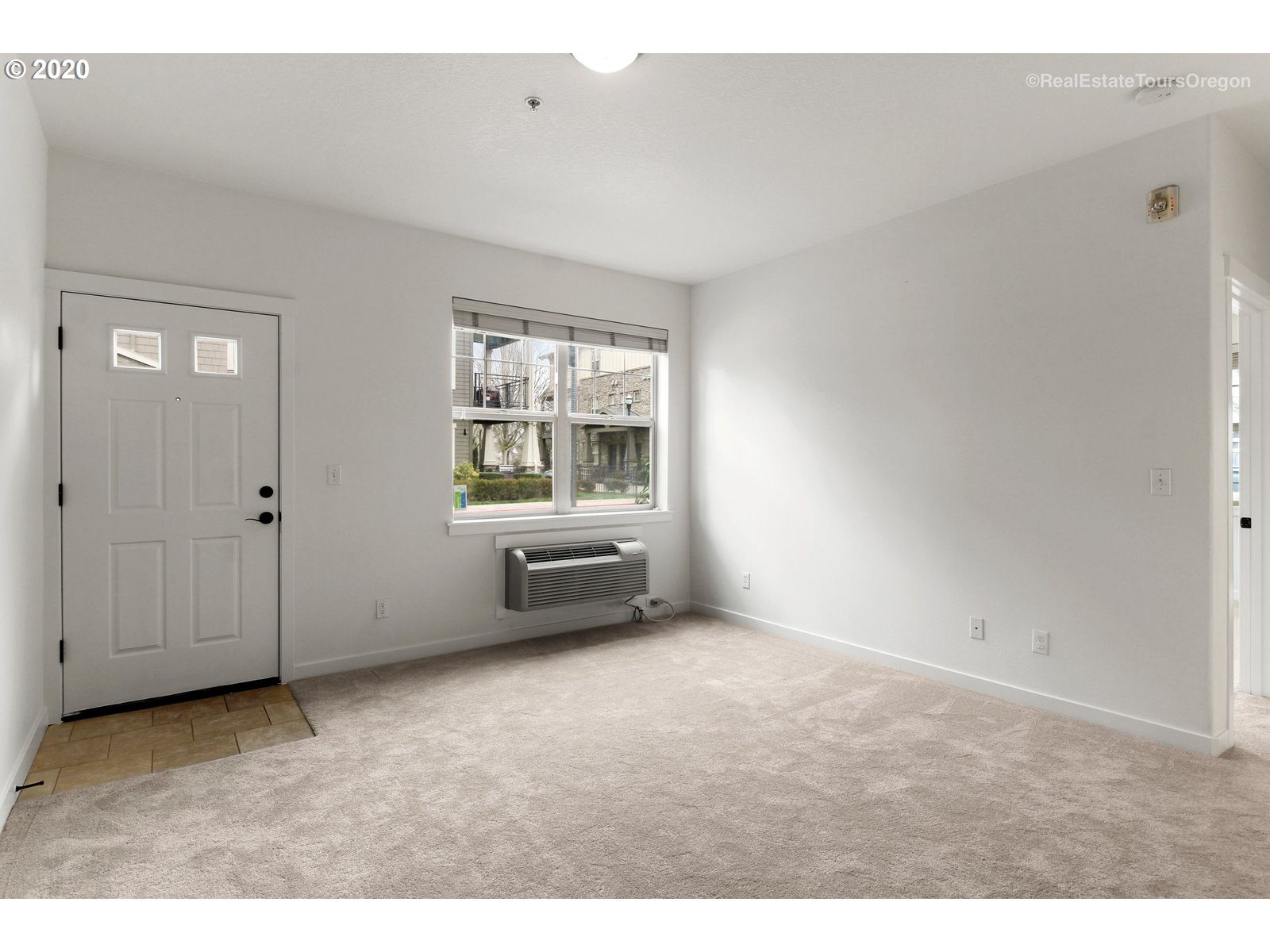 Photo #4: 20633026 Listing 