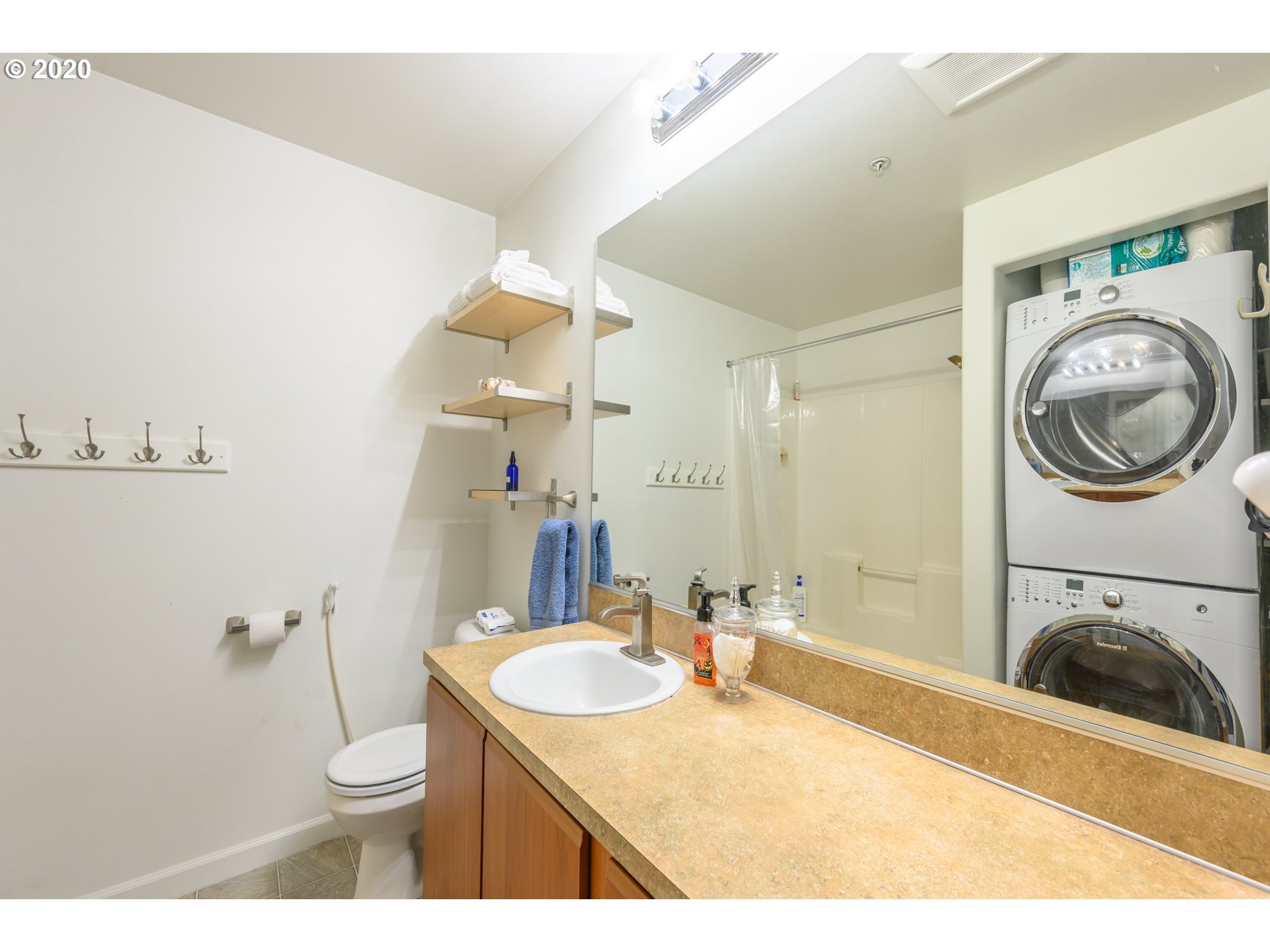 Photo #5: 20633946 Listing 