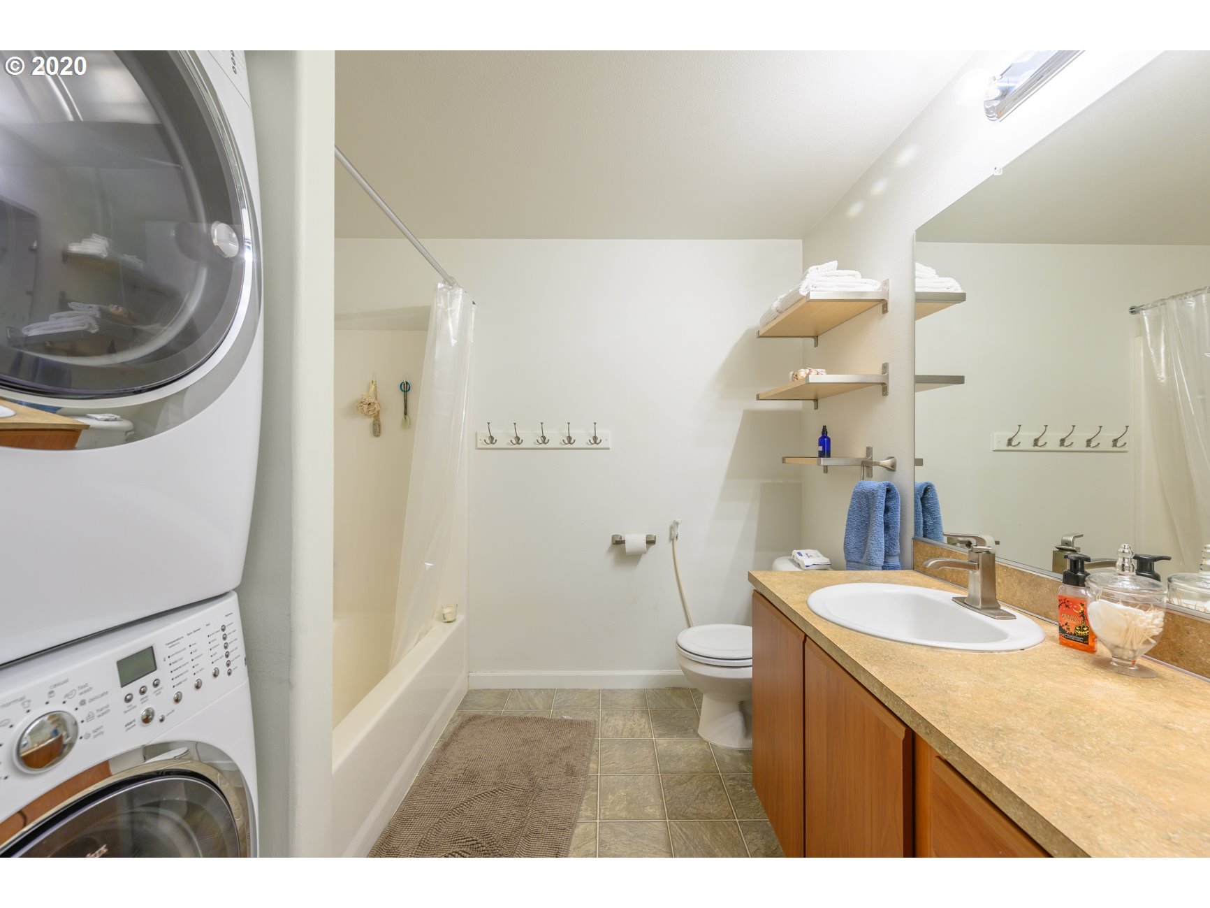 Photo #4: 20633946 Listing 