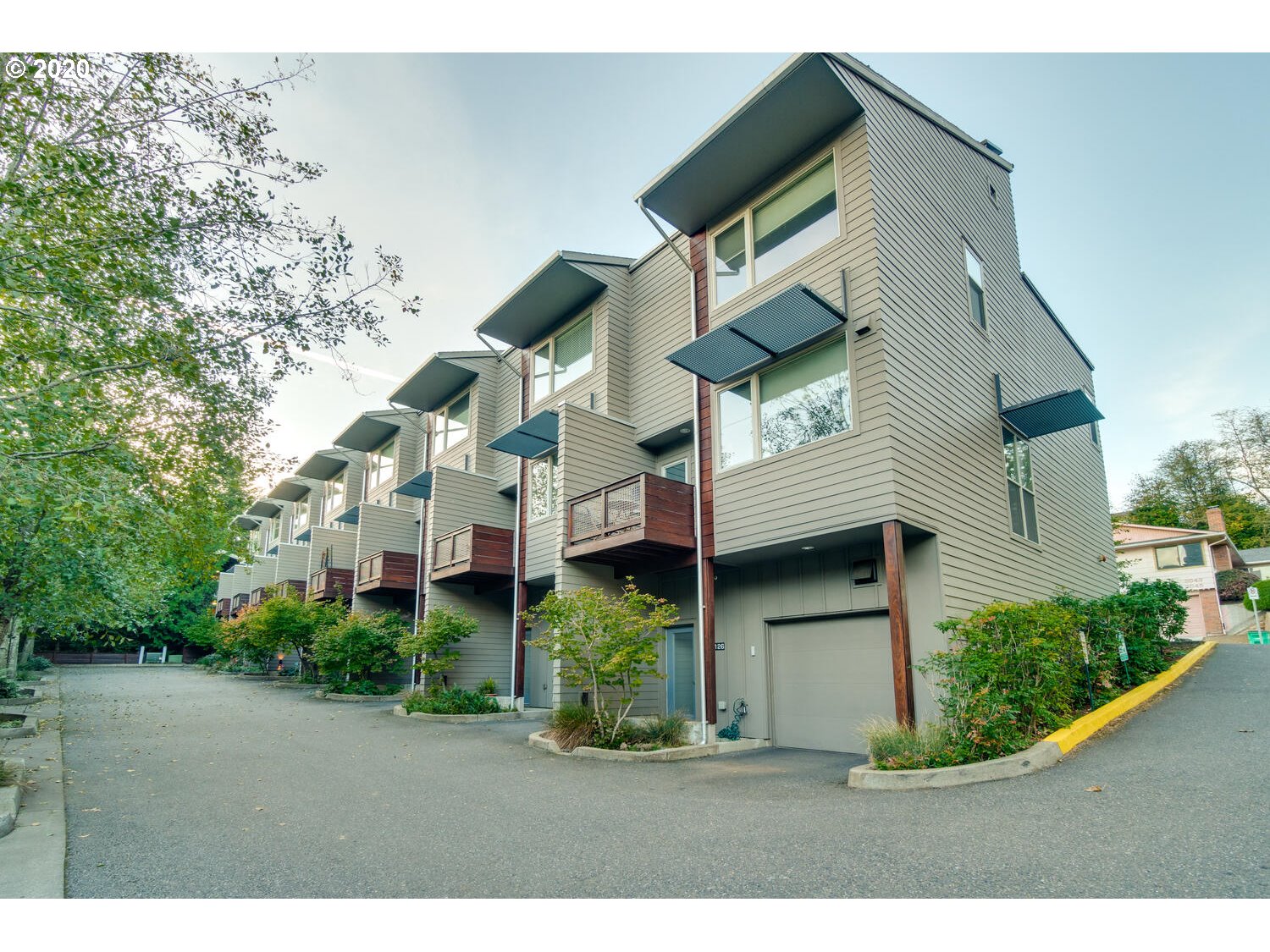 Photo #2: 20634728 Listing 