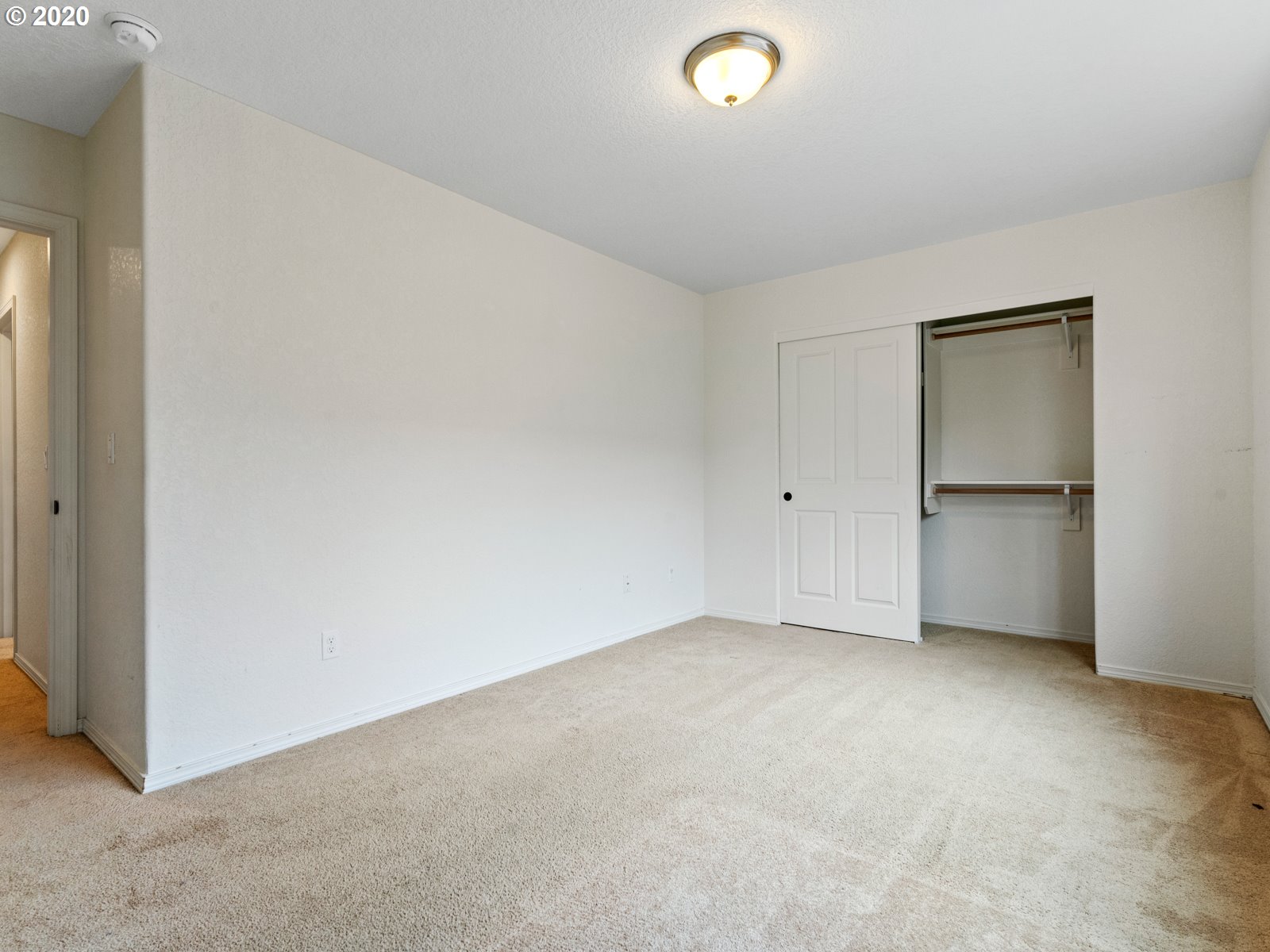 Photo #4: 20636922 Listing 