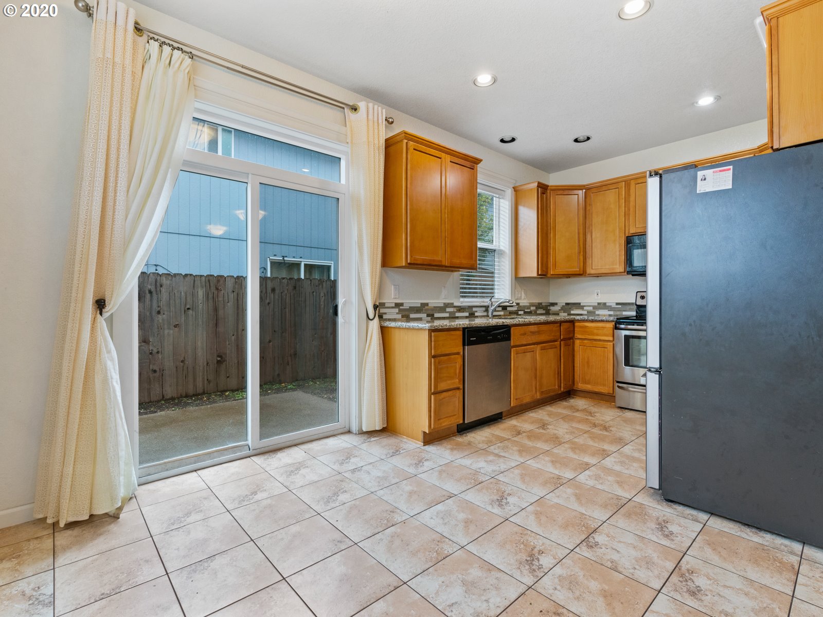 Photo #3: 20636922 Listing 