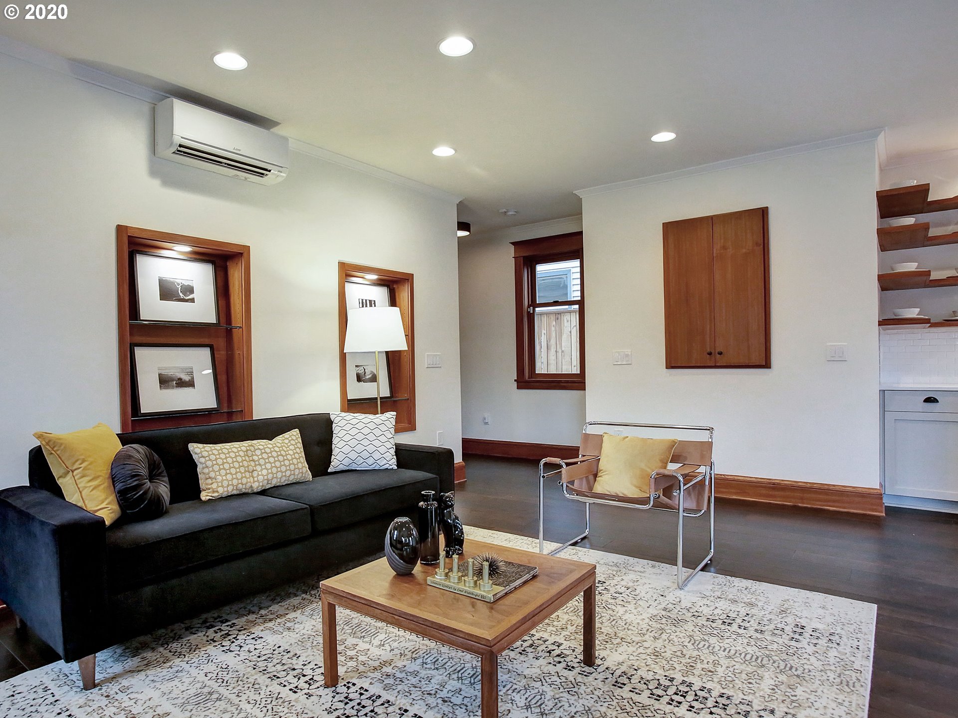 Photo #6: 20639841 Listing 