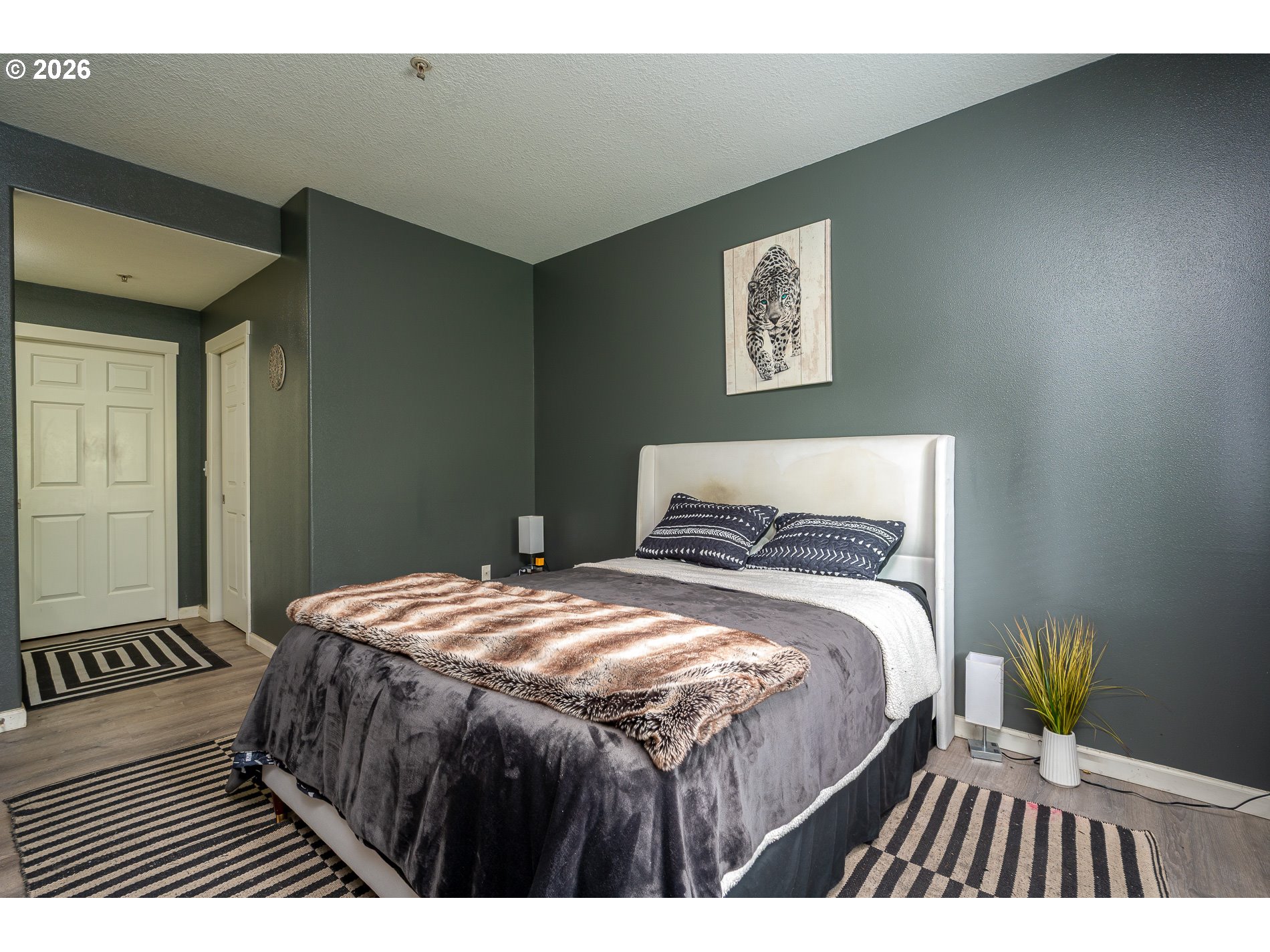 Photo #8: 206432324 Listing: Photo #8