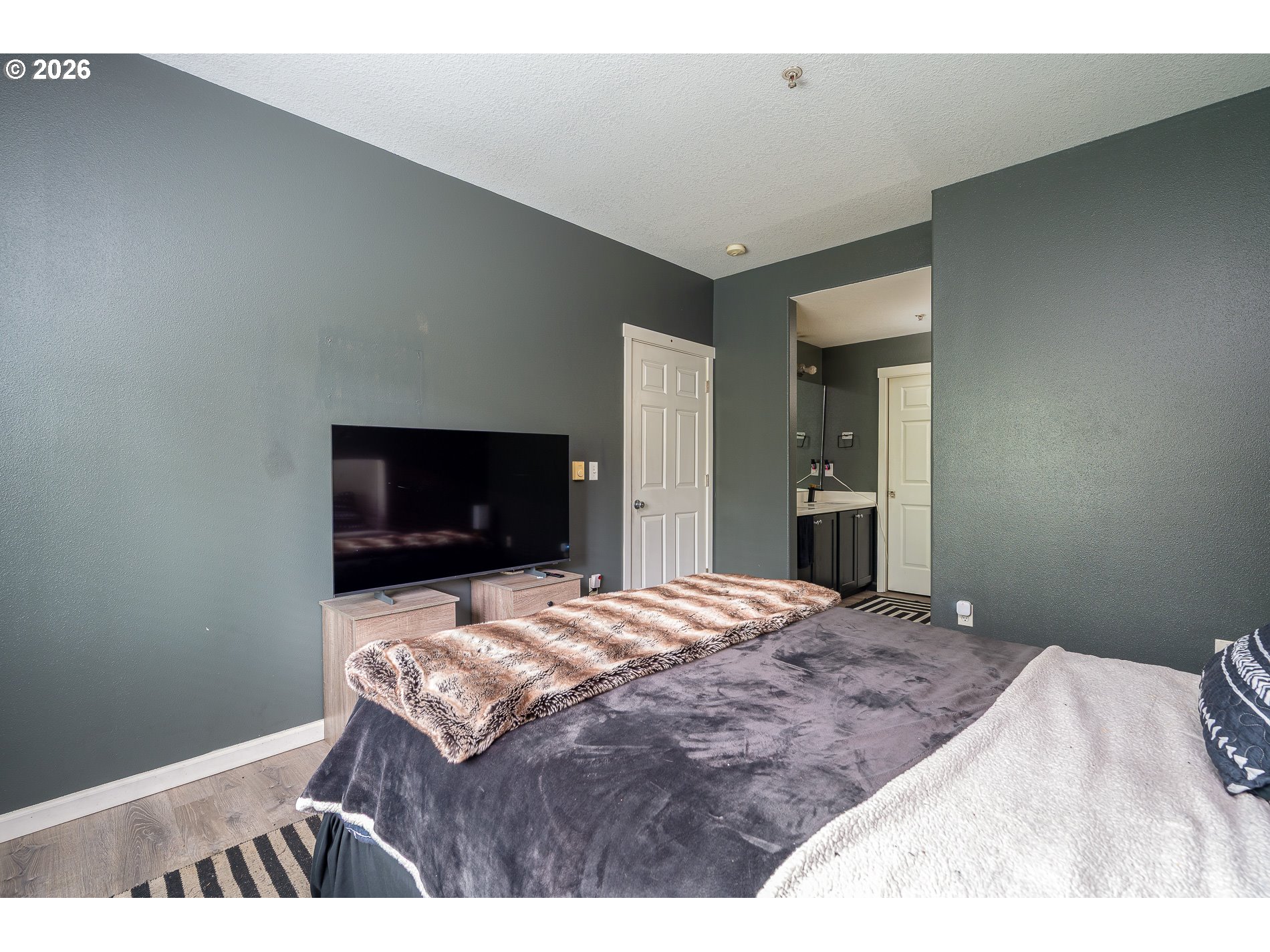 Photo #9: 206432324 Listing: Photo #9