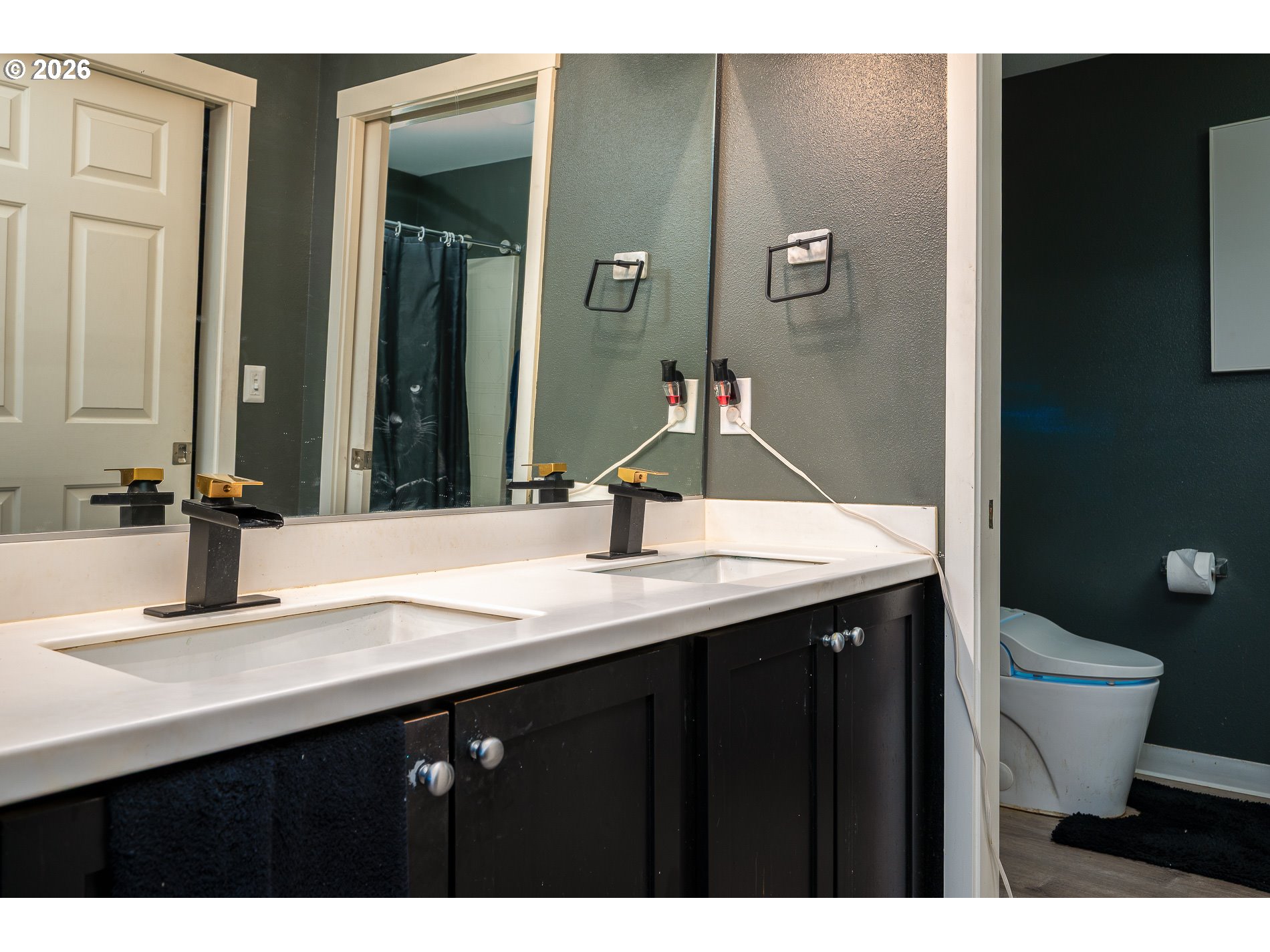 Photo #10: 206432324 Listing: Photo #10